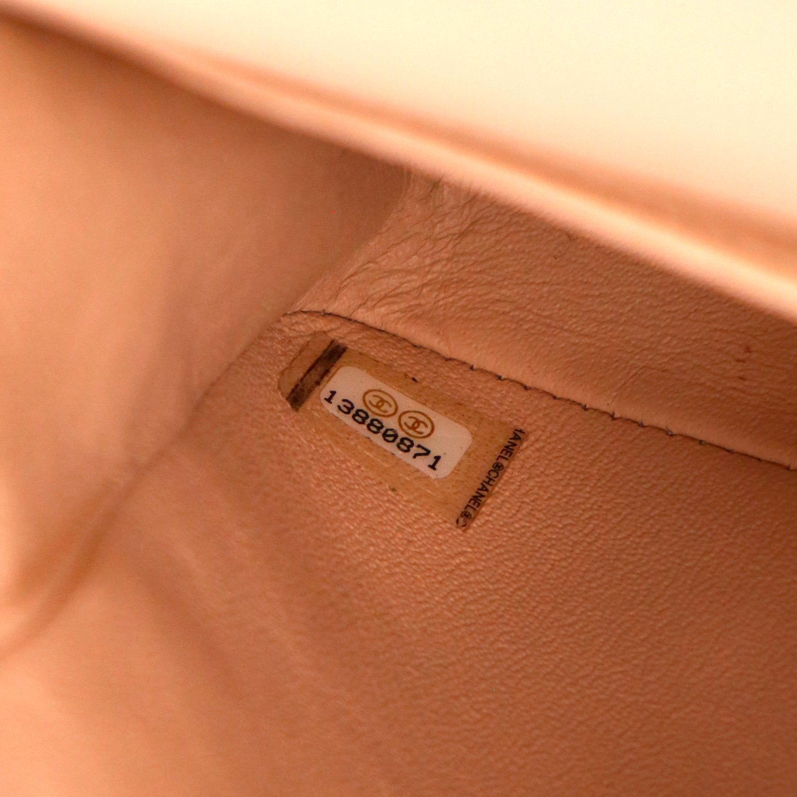 CHANEL - Sac Timeless medium en cuir beige
