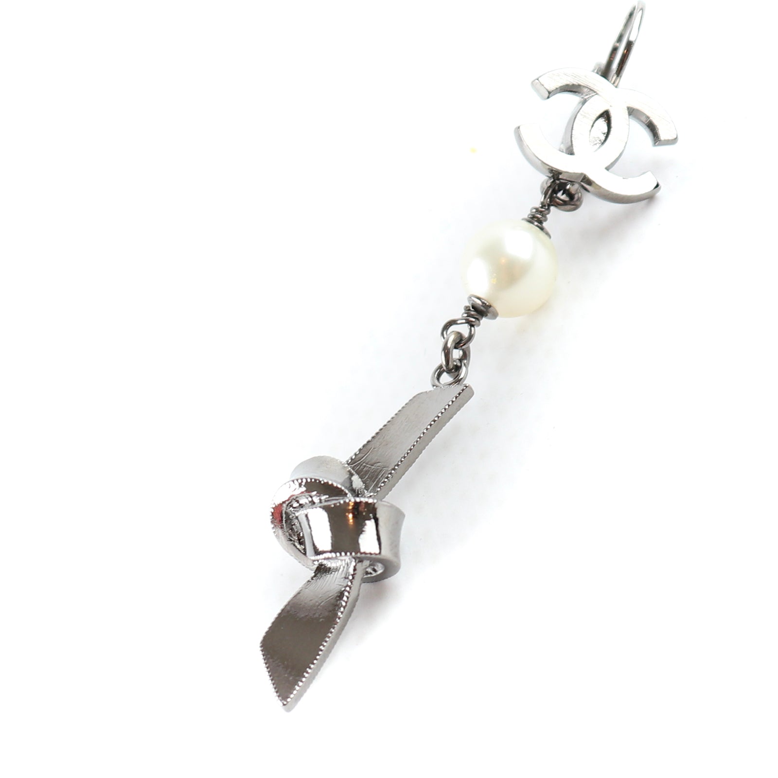 CHANEL - Boucles d'oreilles Noeud
