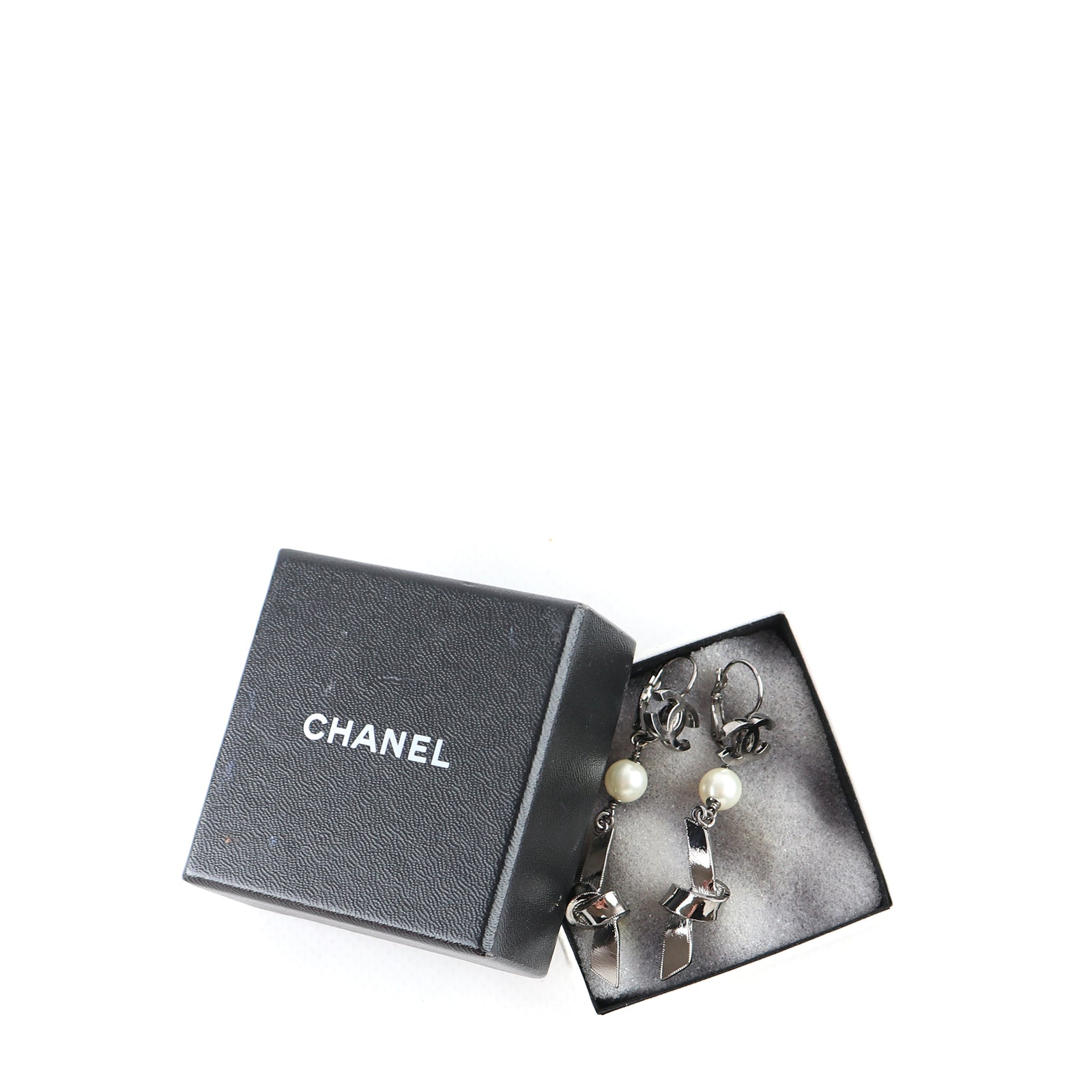 CHANEL - Boucles d'oreilles Noeud