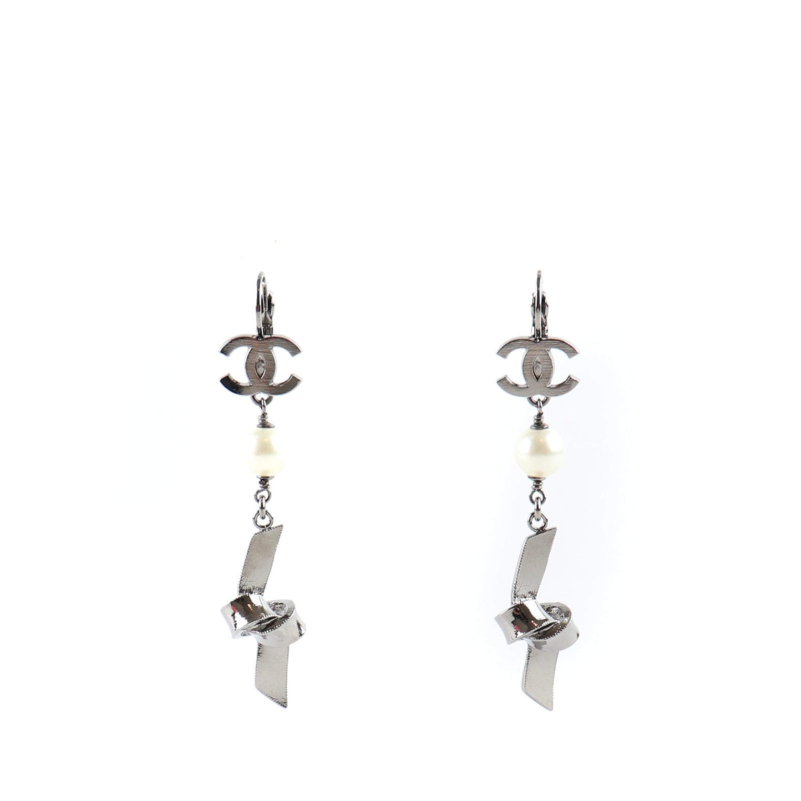 CHANEL - Boucles d'oreilles Noeud