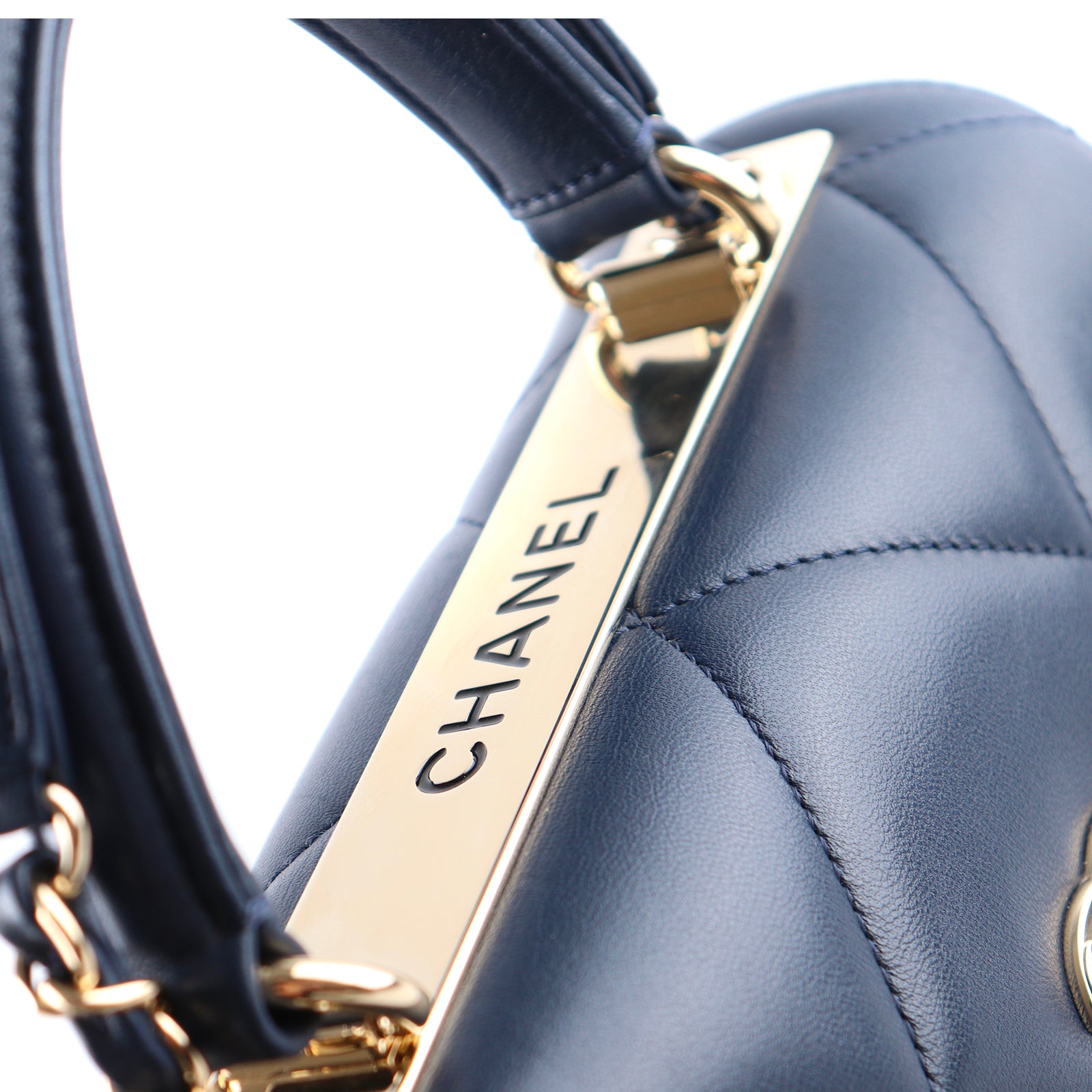 CHANEL - Sac à main Trendy CC small en cuir bleu marine