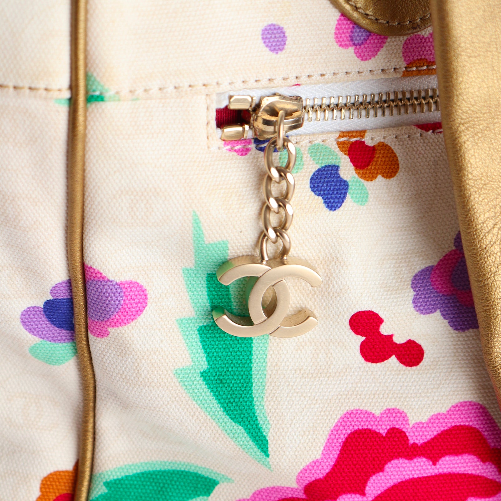 CHANEL - Sac cabas en toile beige vintage