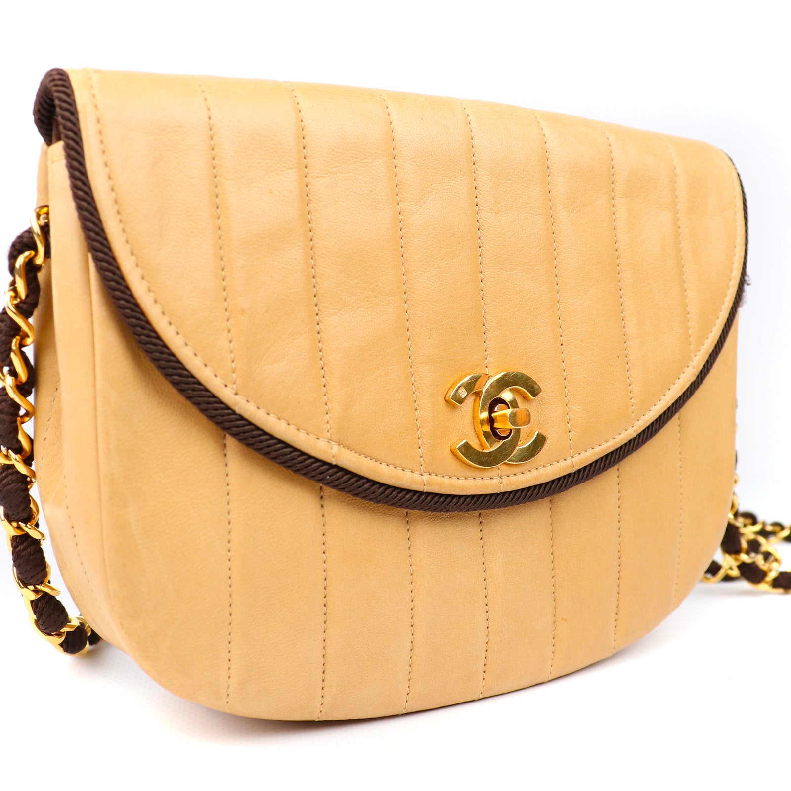 CHANEL - Sac à bandoulière Croissant vintage