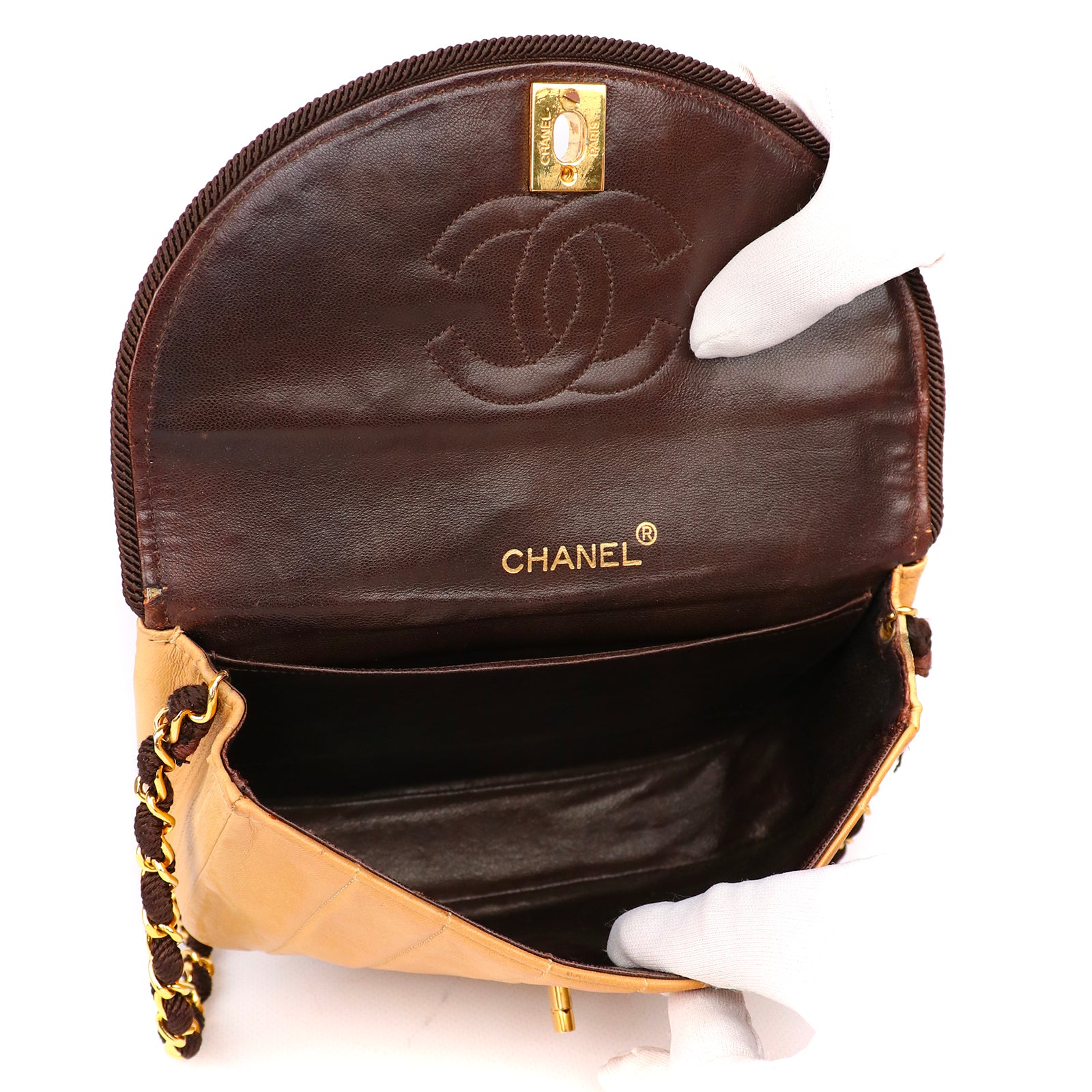 CHANEL - Sac à bandoulière Croissant vintage