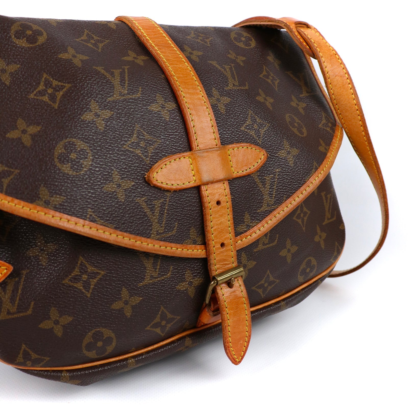 LOUIS VUITTON - Sac à bandoulière Saumur