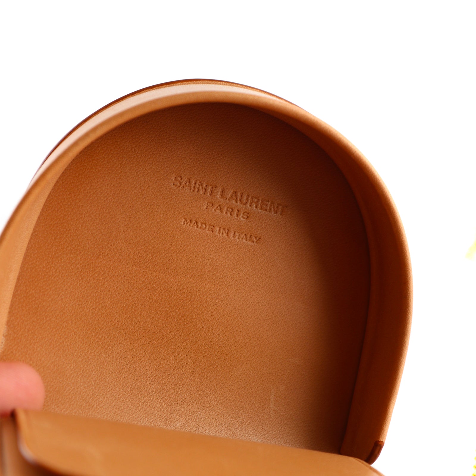 SAINT LAURENT - Sac à bandoulière Kaia en cuir lisse beige