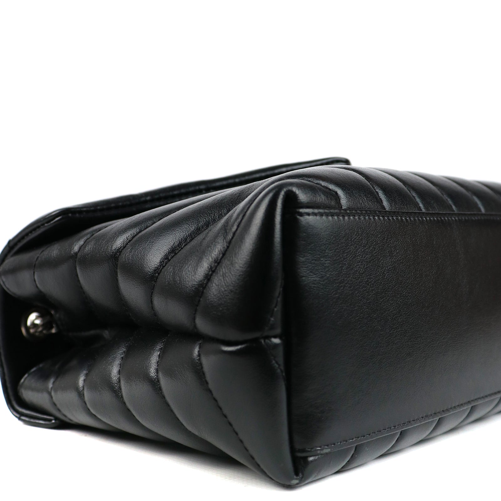 SAINT LAURENT - Sac à bandoulière Loulou small en cuir matelassé
