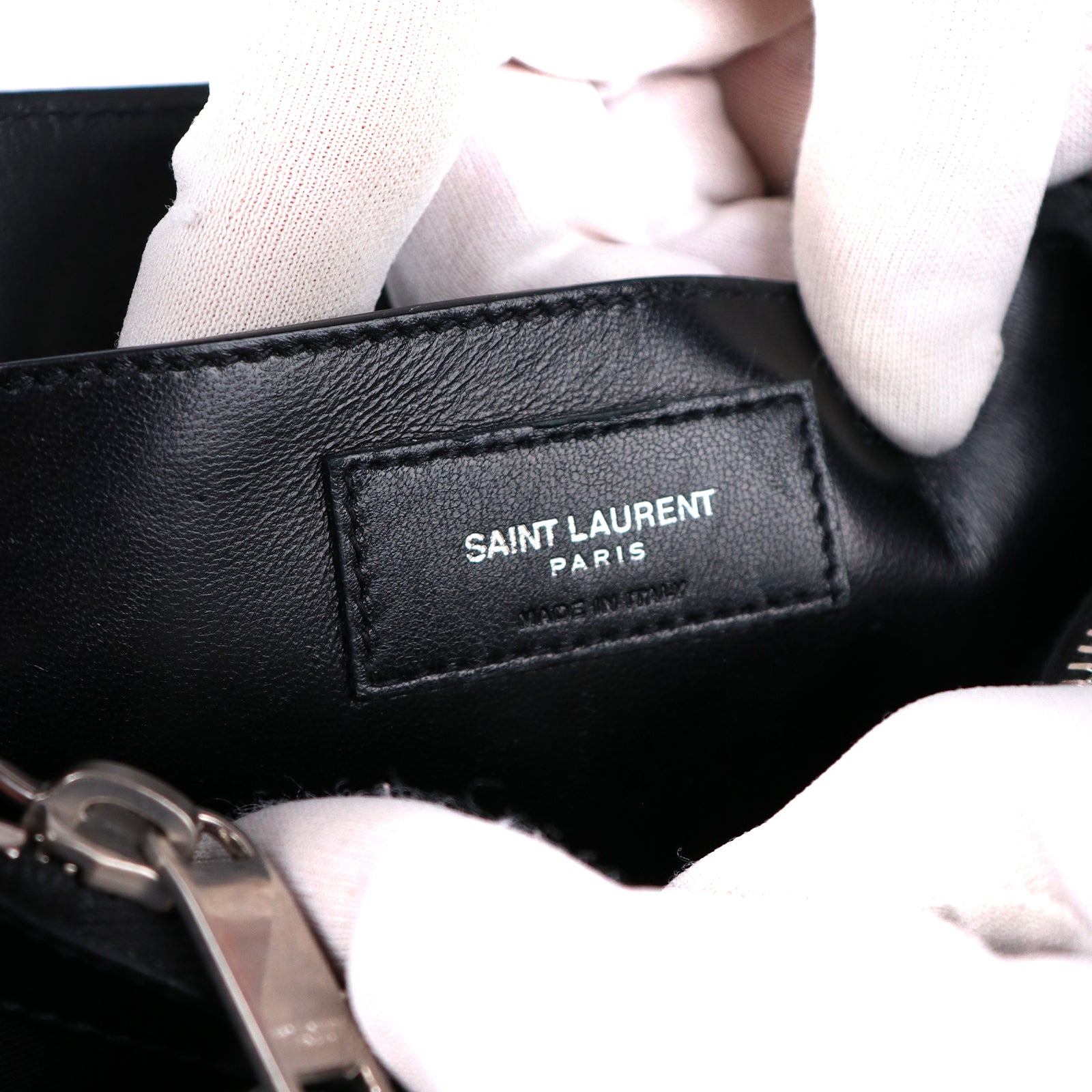 SAINT LAURENT - Sac à bandoulière Loulou small en cuir matelassé