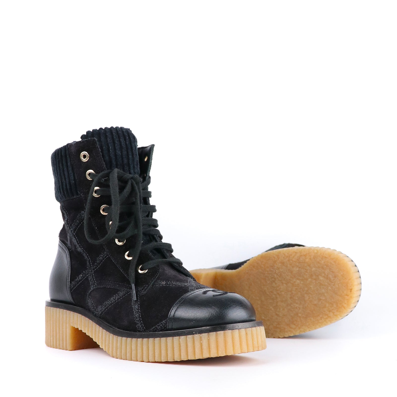 CHANEL - Boots en daim (T37)