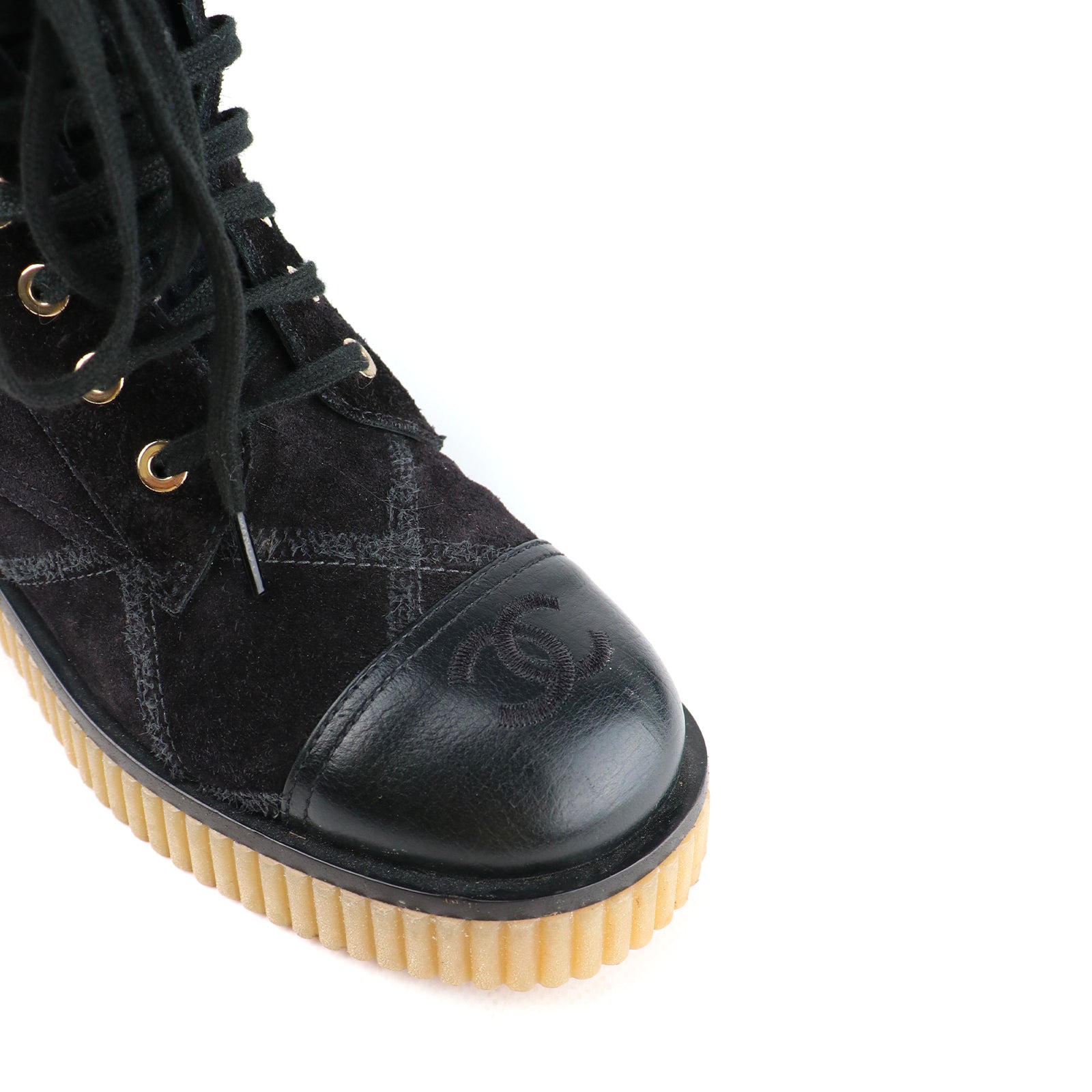 CHANEL - Boots en daim (T37)