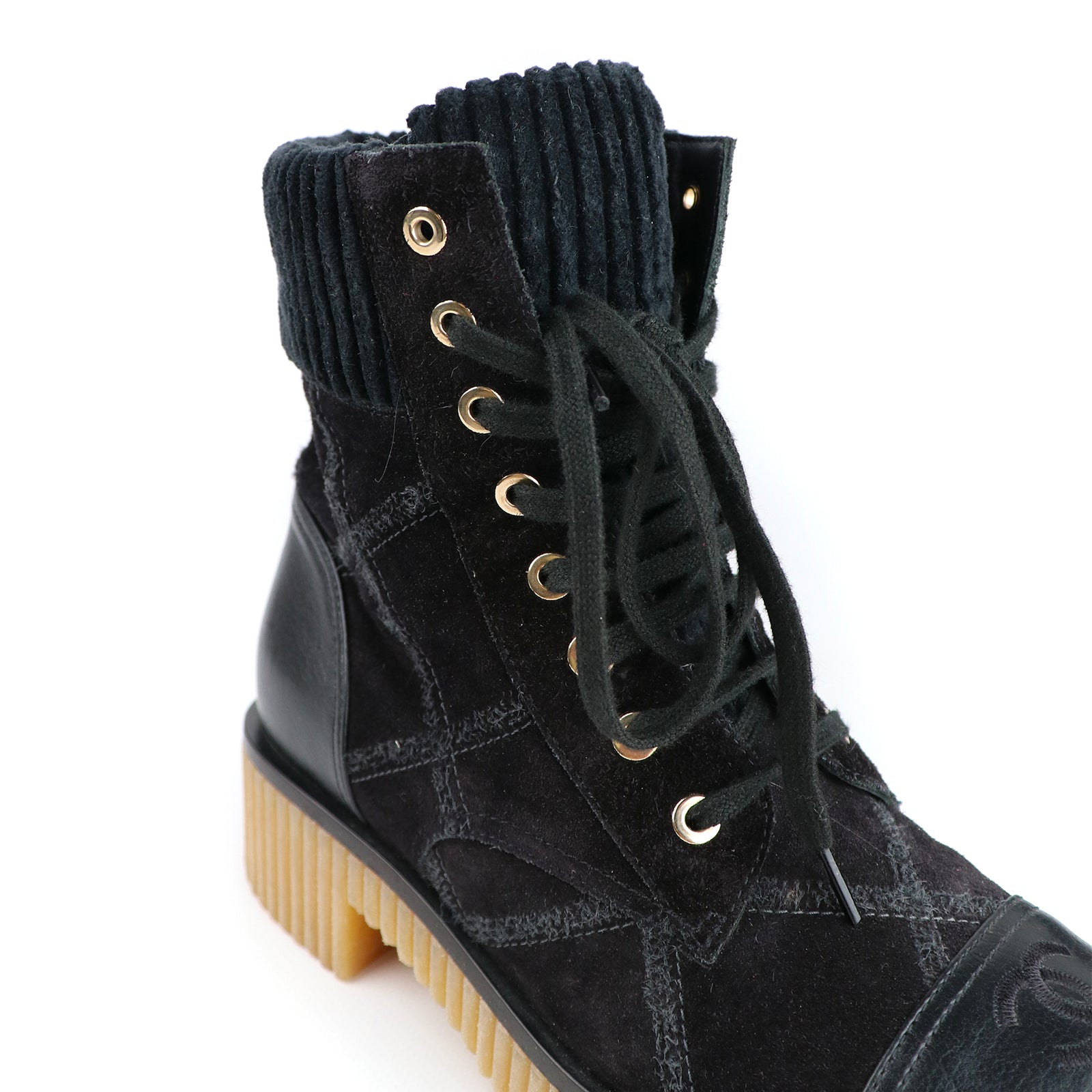 CHANEL - Boots en daim (T37)