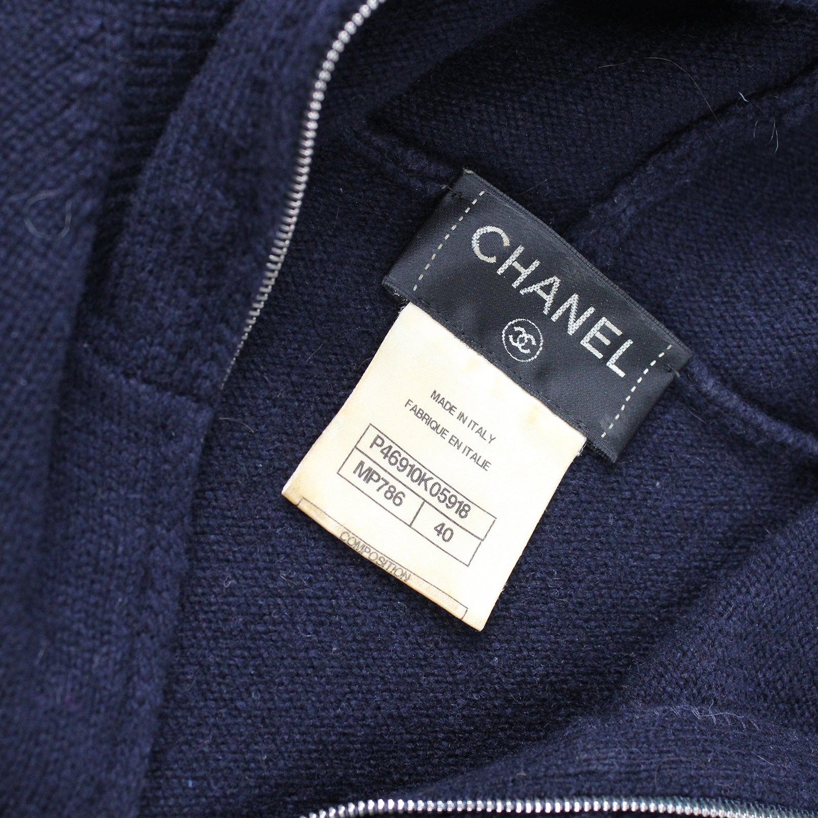 CHANEL - Pull long zippé en laine (T40)