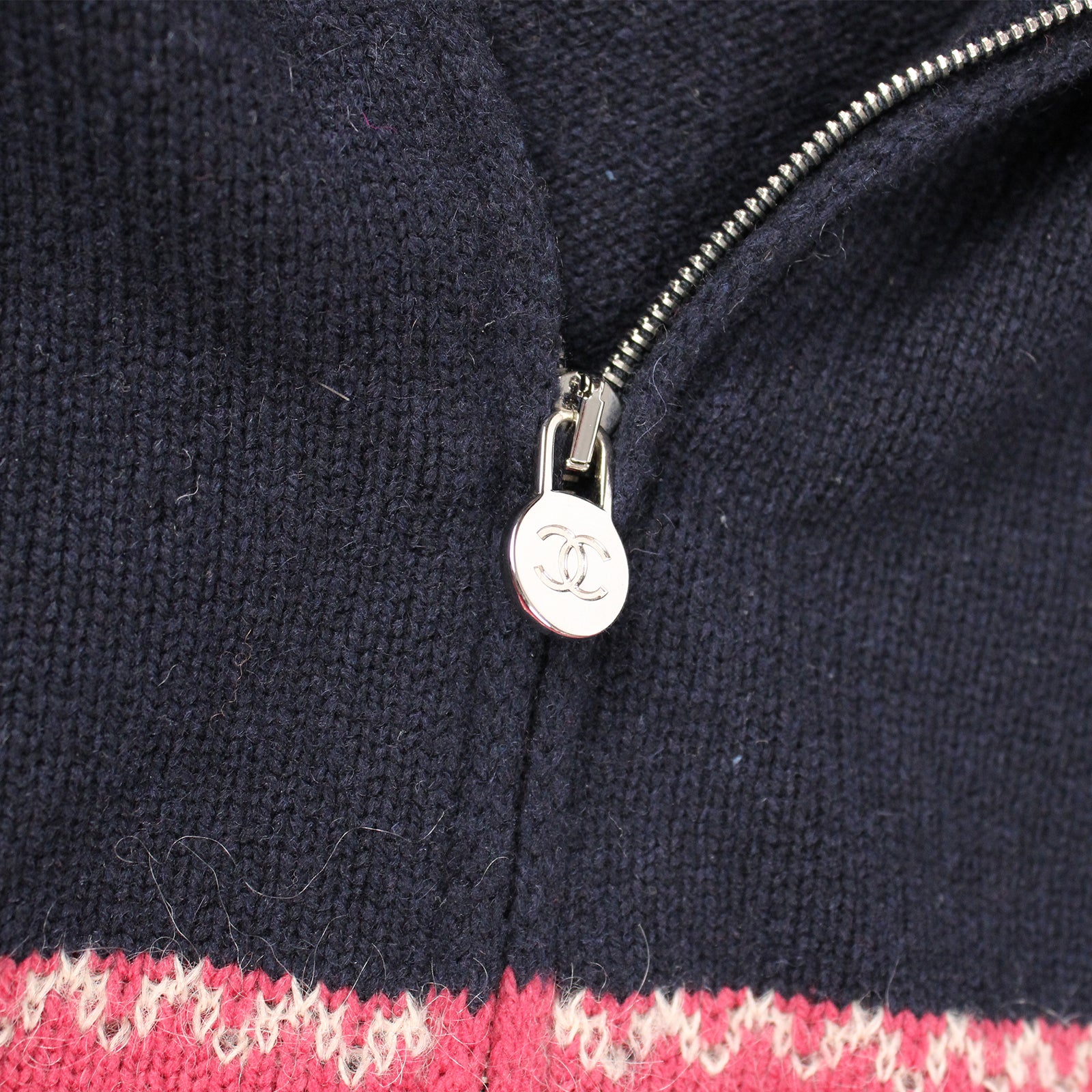 CHANEL - Pull long zippé en laine (T40)