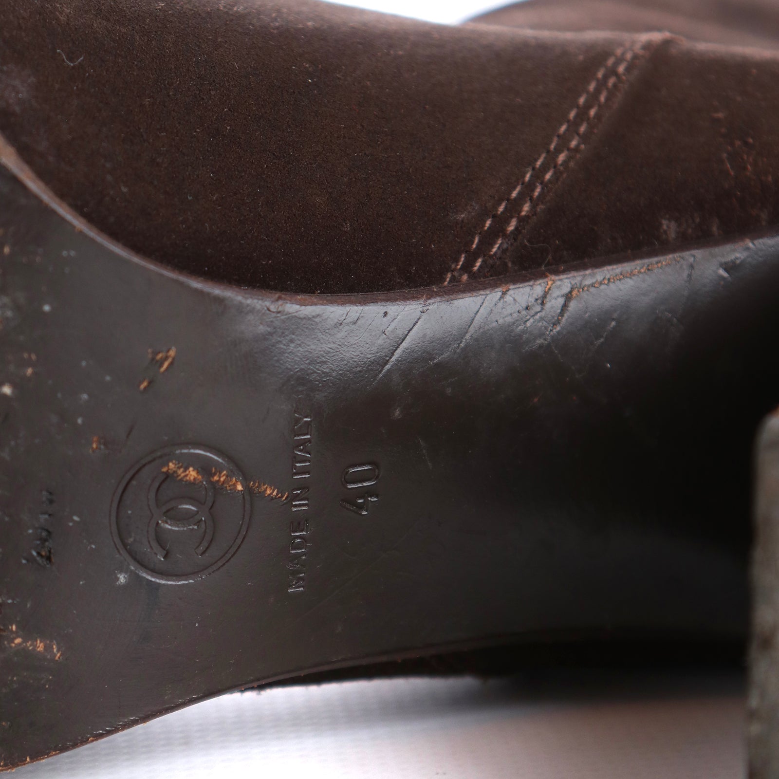 CHANEL - Bottes longues en daim (T40)