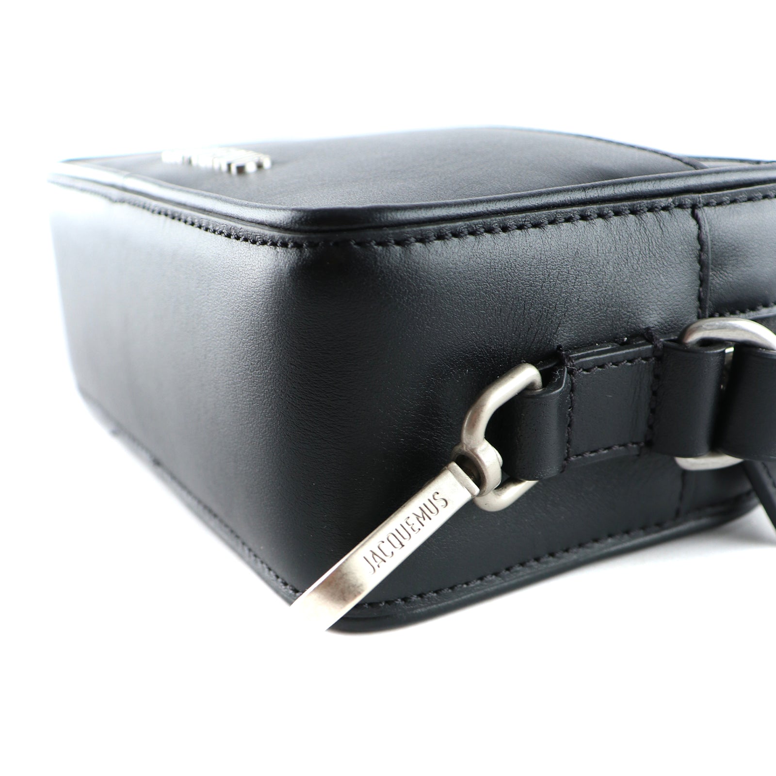 JACQUEMUS - Sac à bandoulière Le Baneto en cuir lisse noir