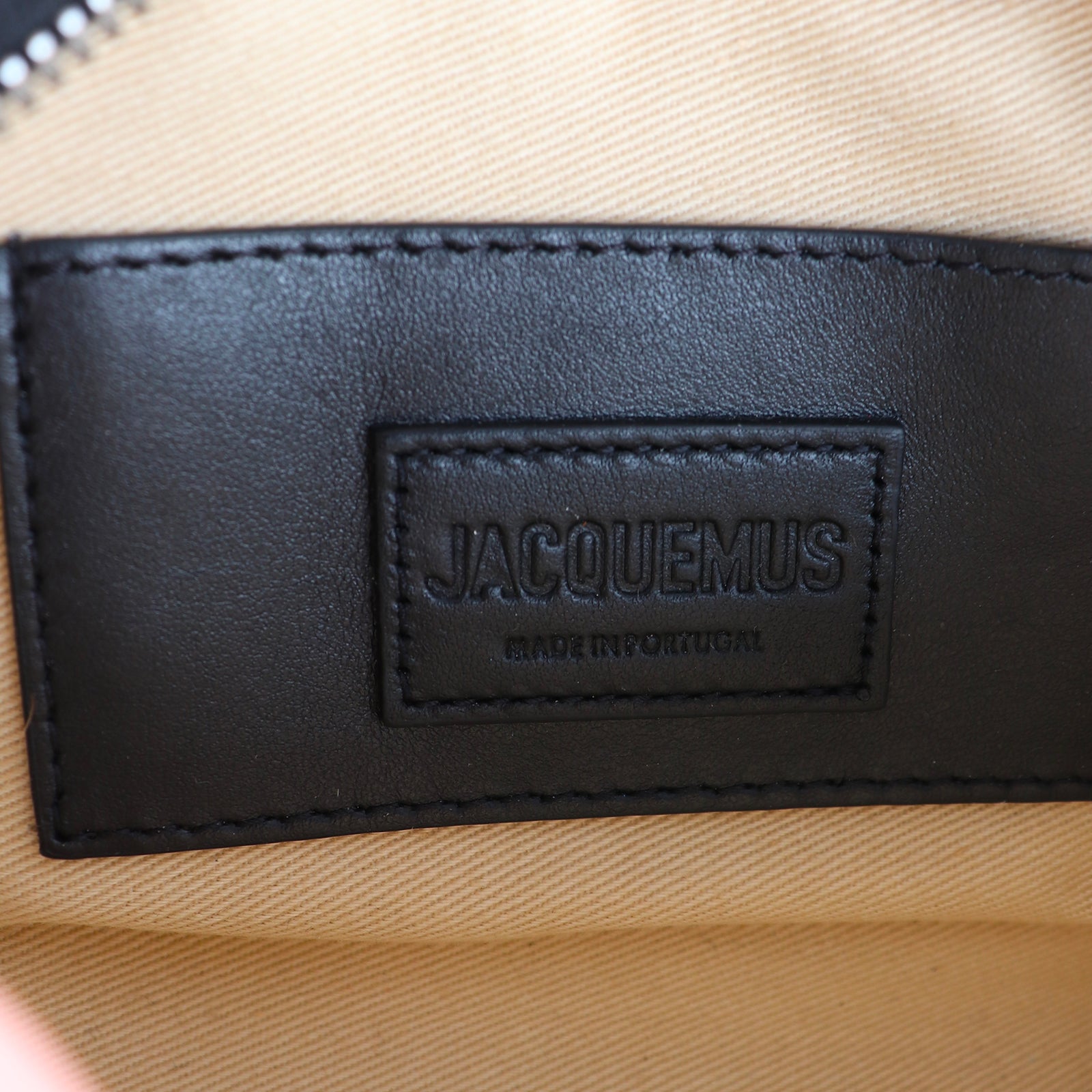 JACQUEMUS - Sac à bandoulière Le Baneto en cuir lisse noir
