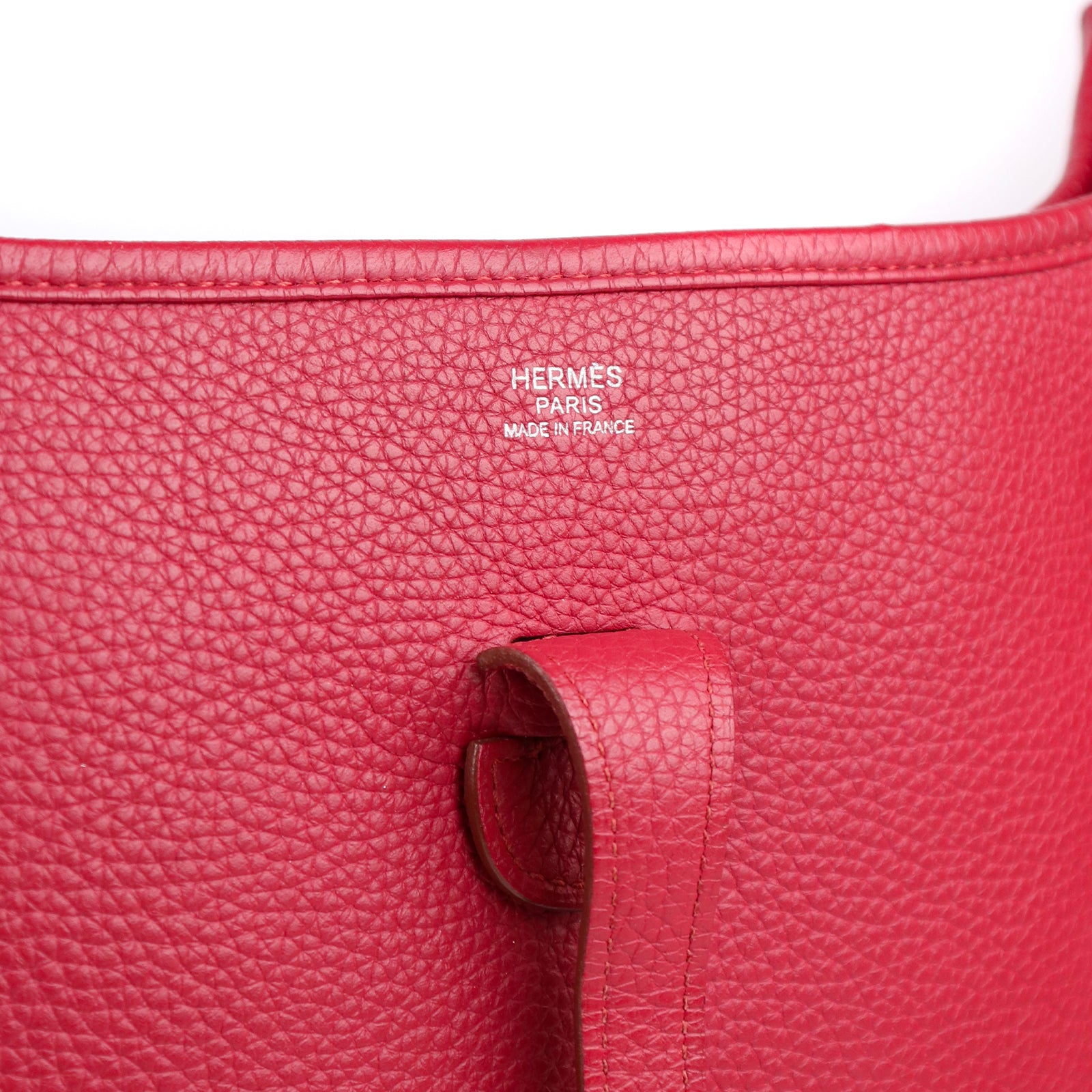 HERMÈS - Sac à bandoulière Evelyne 29 III taurillon clémence grenat
