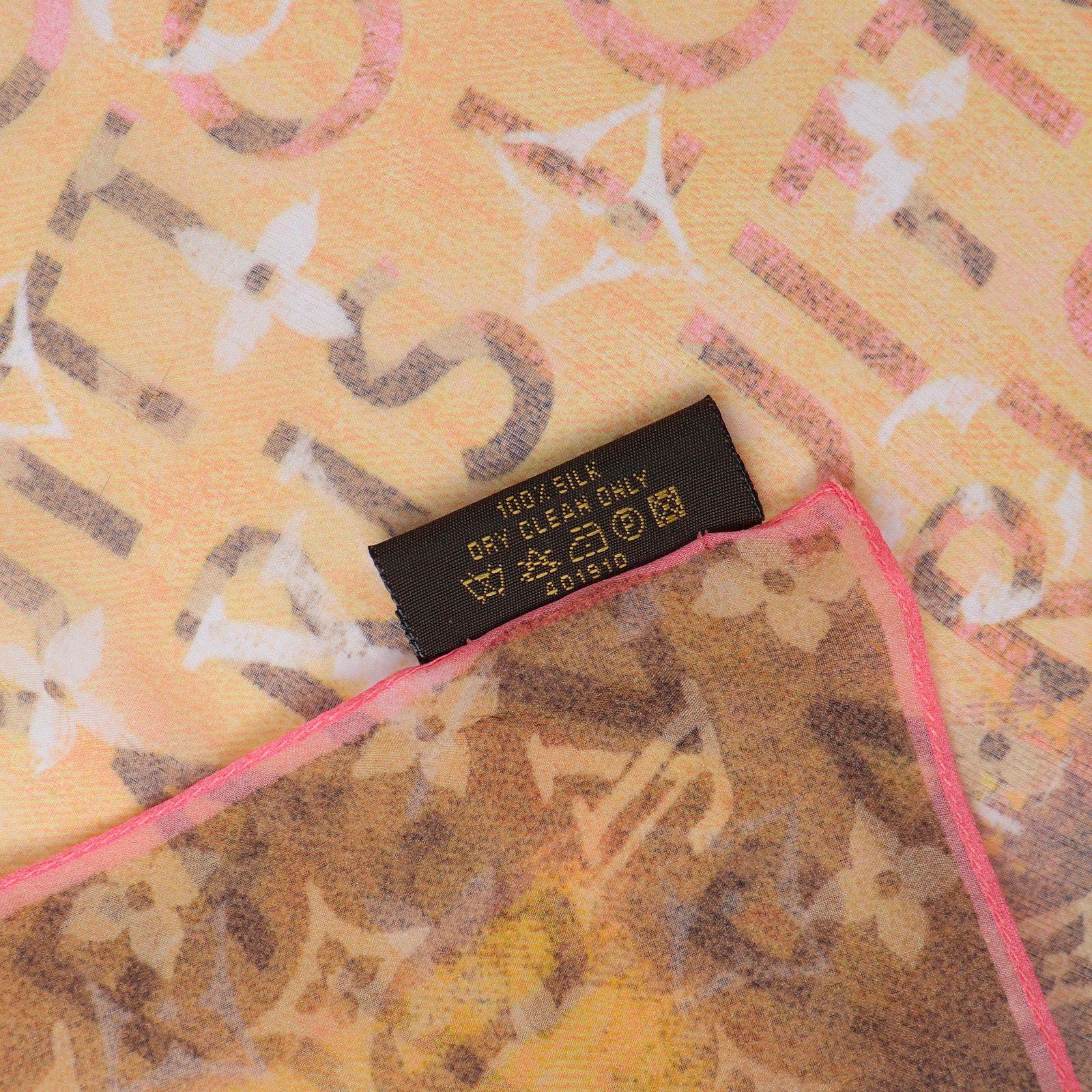 LOUIS VUITTON - Carré 55 in silk