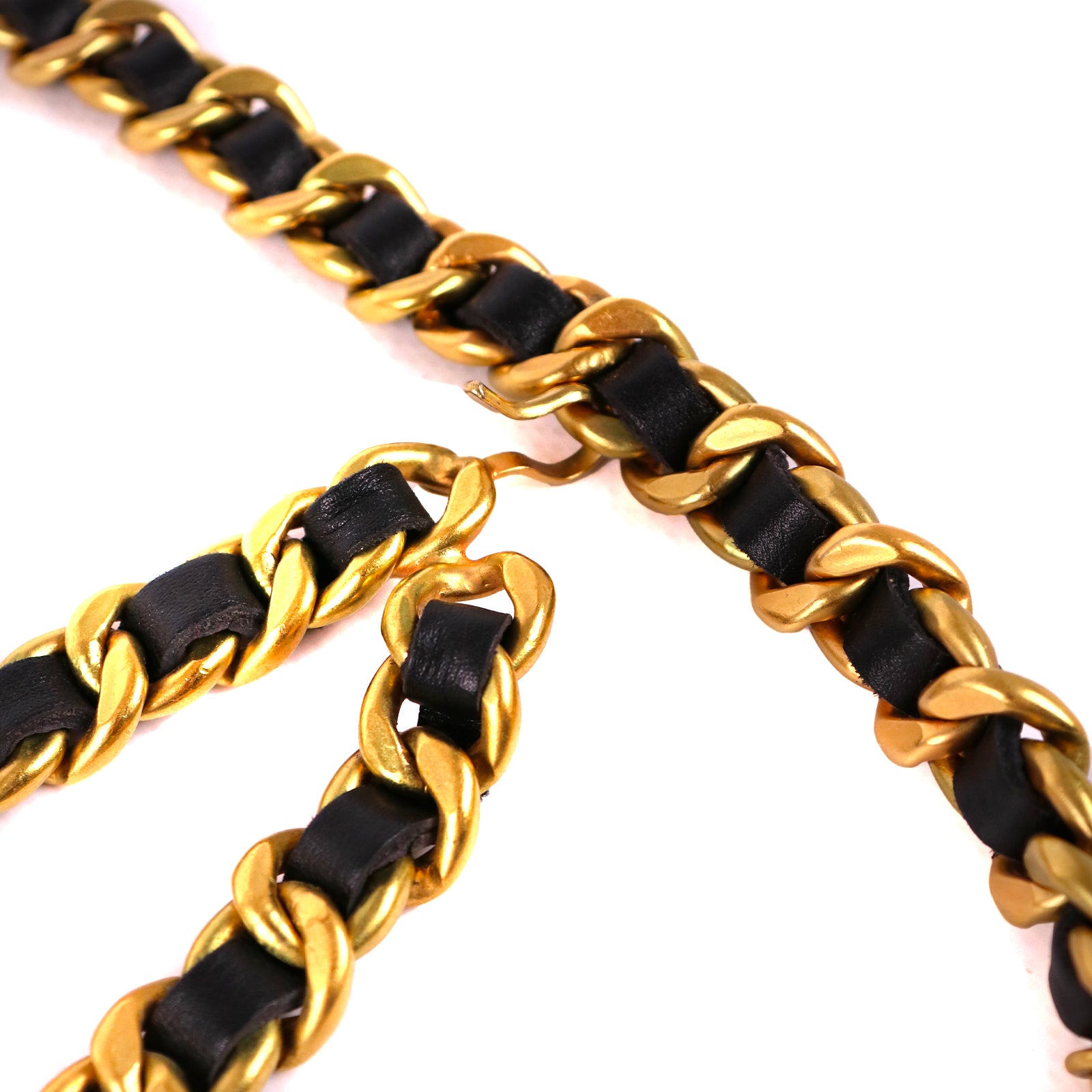 CHANEL - Ceinture chaîne cuir vintage (T90)