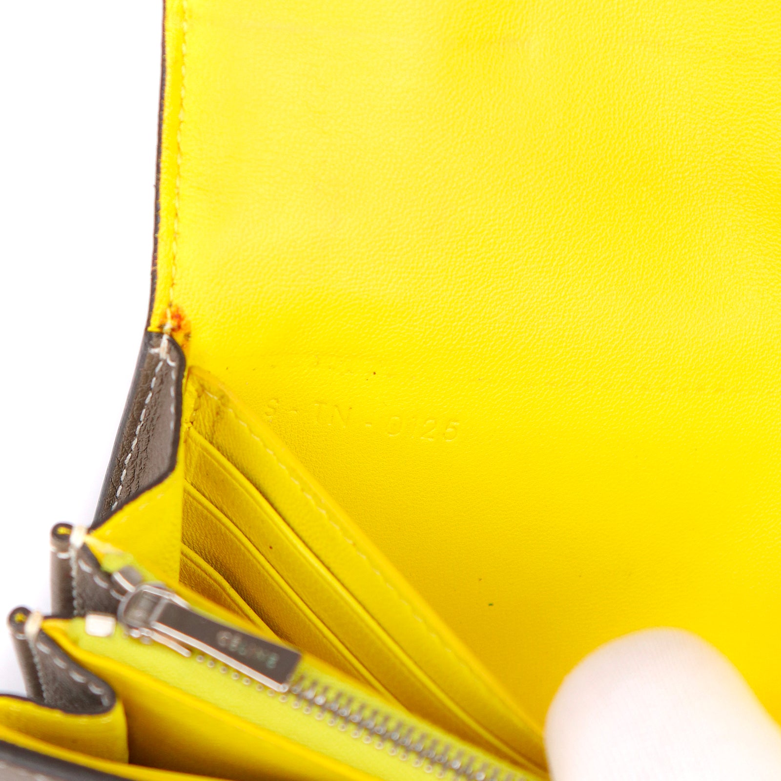 CELINE - Large wallet in grained calfskin