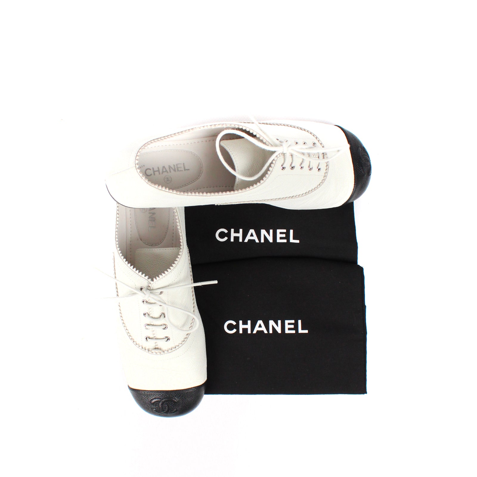 CHANEL - Derbies en cuir (T38)