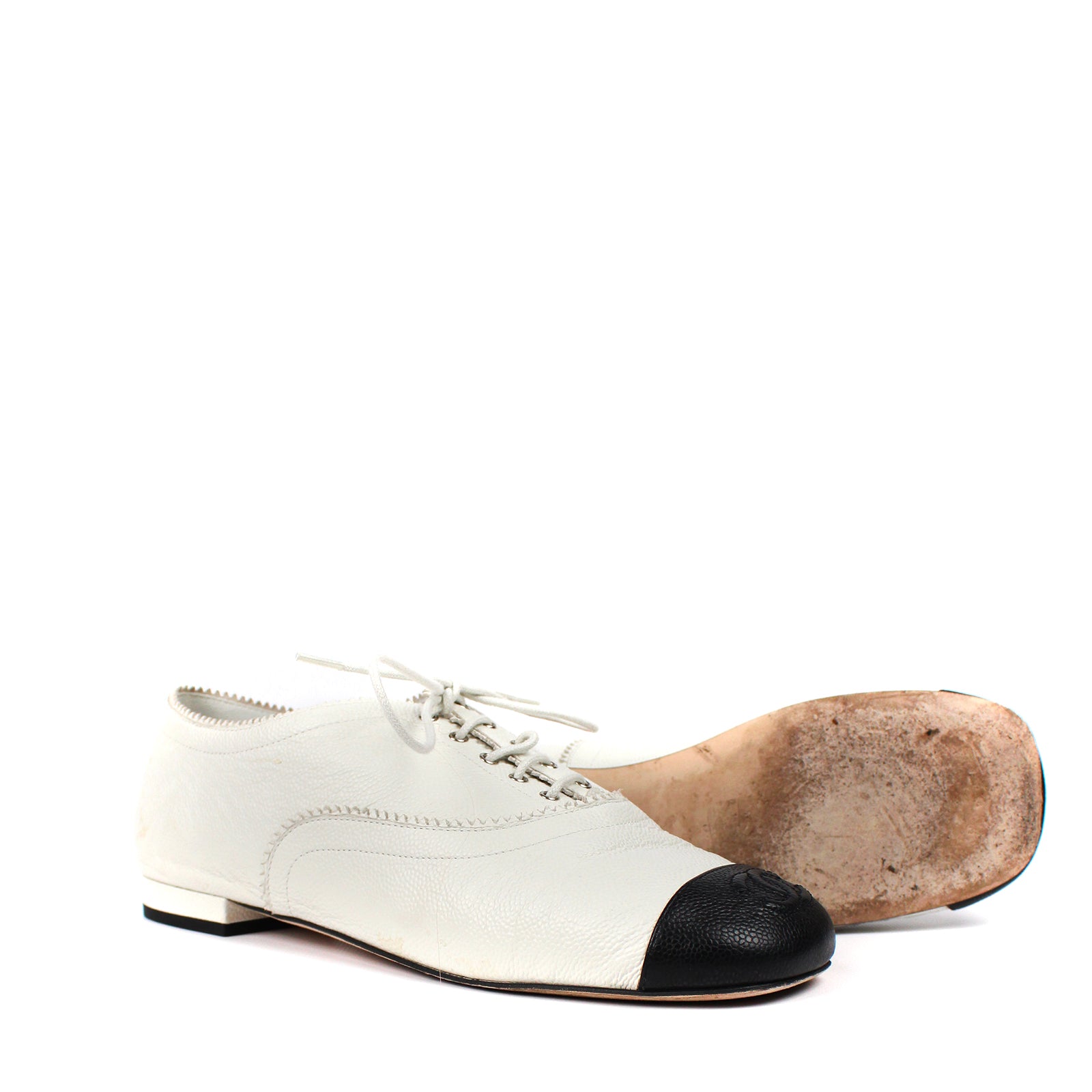 CHANEL - Derbies en cuir (T38)