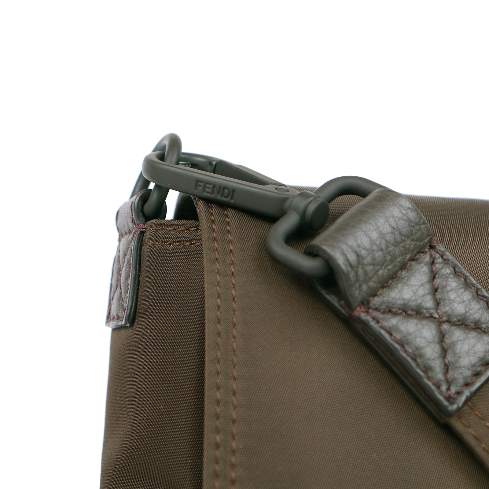 FENDI - Sac Baguette Messenger en nylon