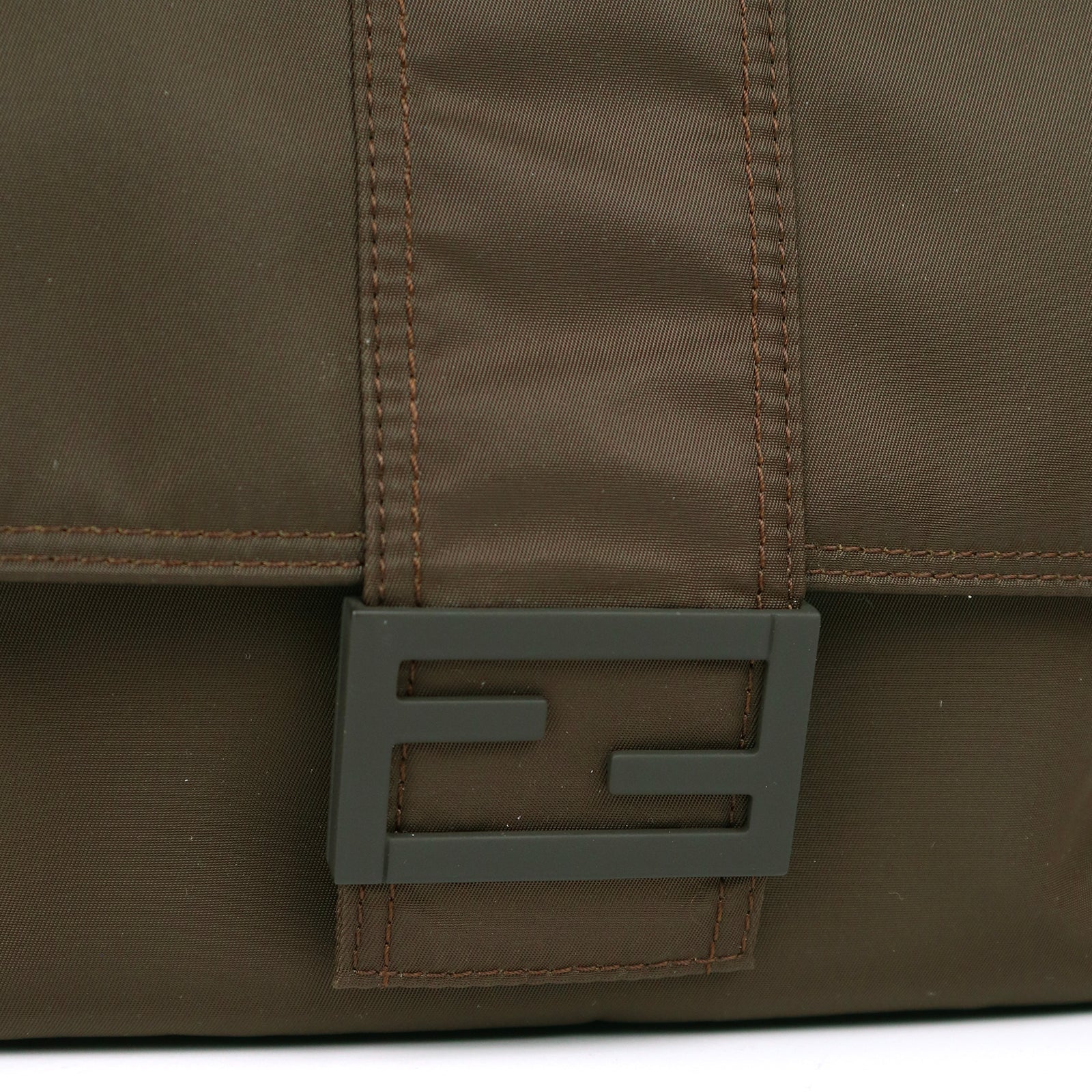 FENDI - Sac Baguette Messenger en nylon