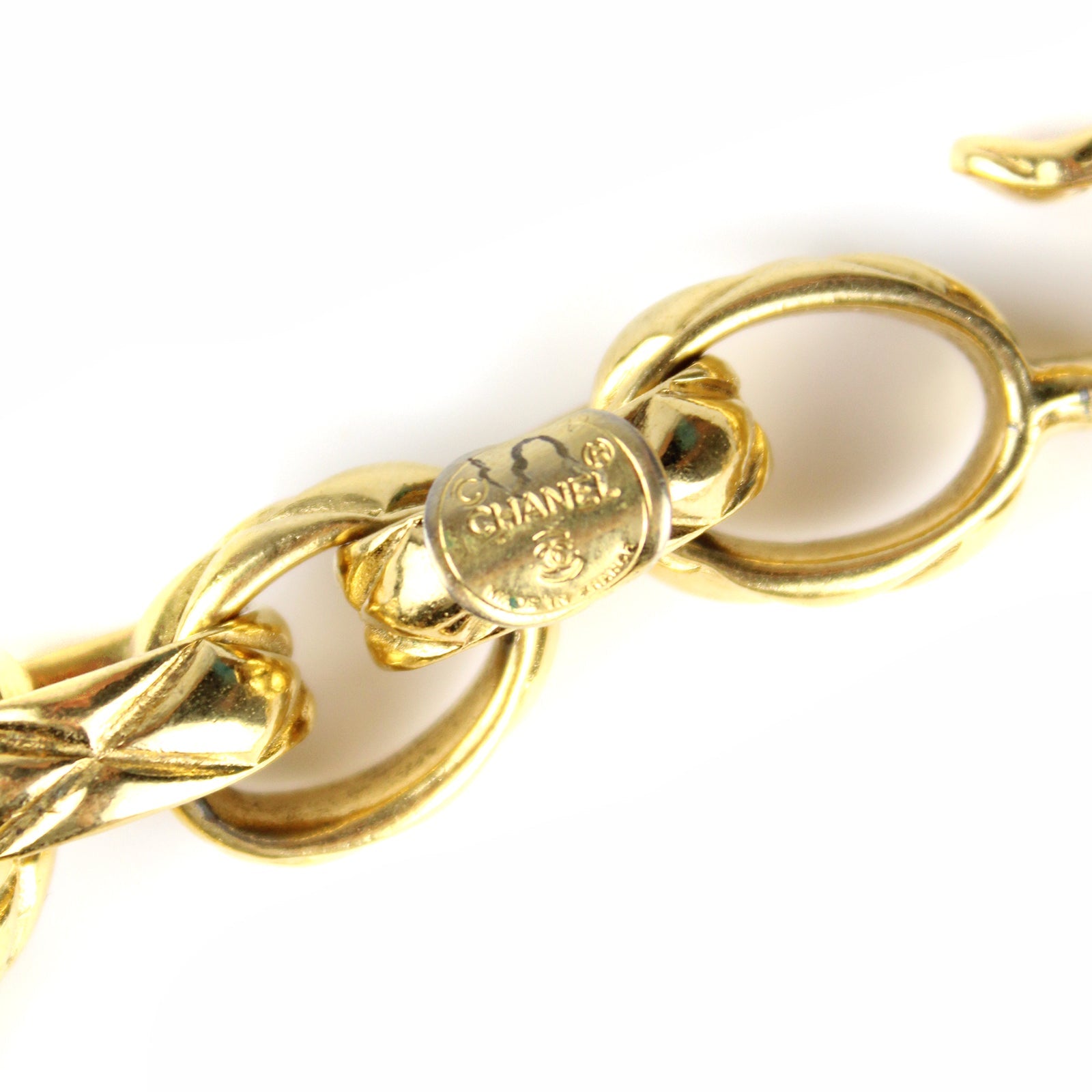 CHANEL - Collier grosse chaîne matelassée