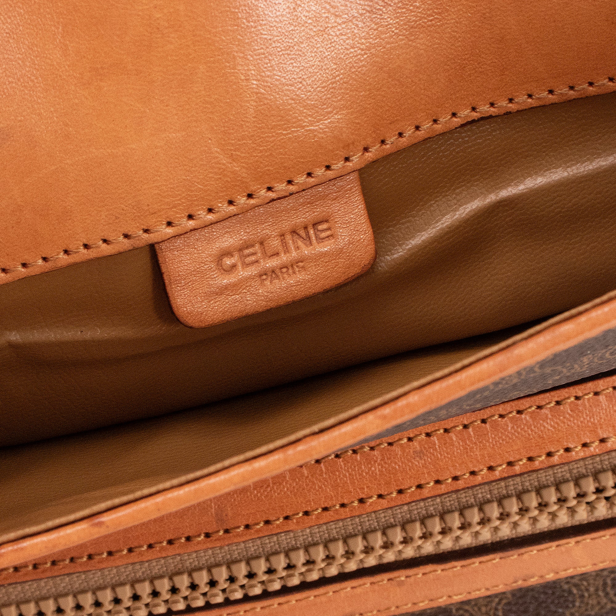 CELINE - Pochette à rabat Celine en toile monogrammée vintage