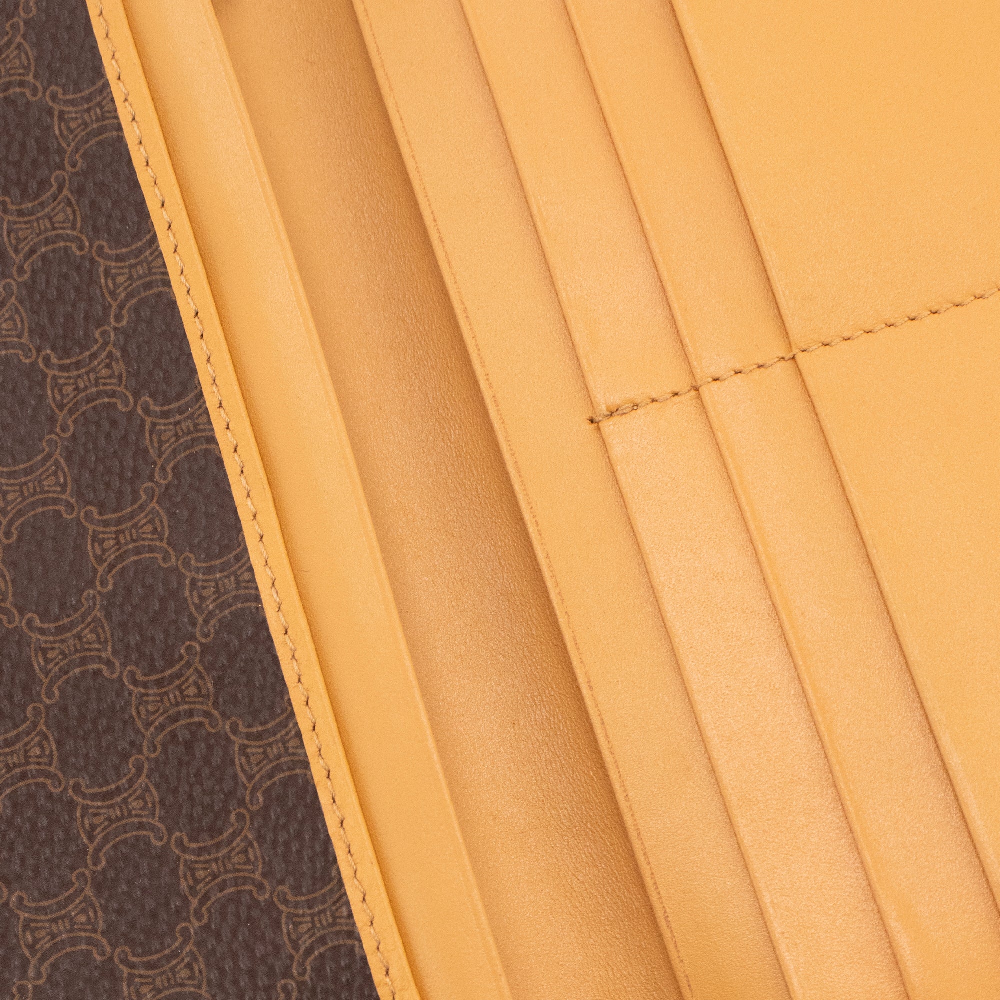 CELINE - Portefeuille Celine en toile enduite monogrammée vintage