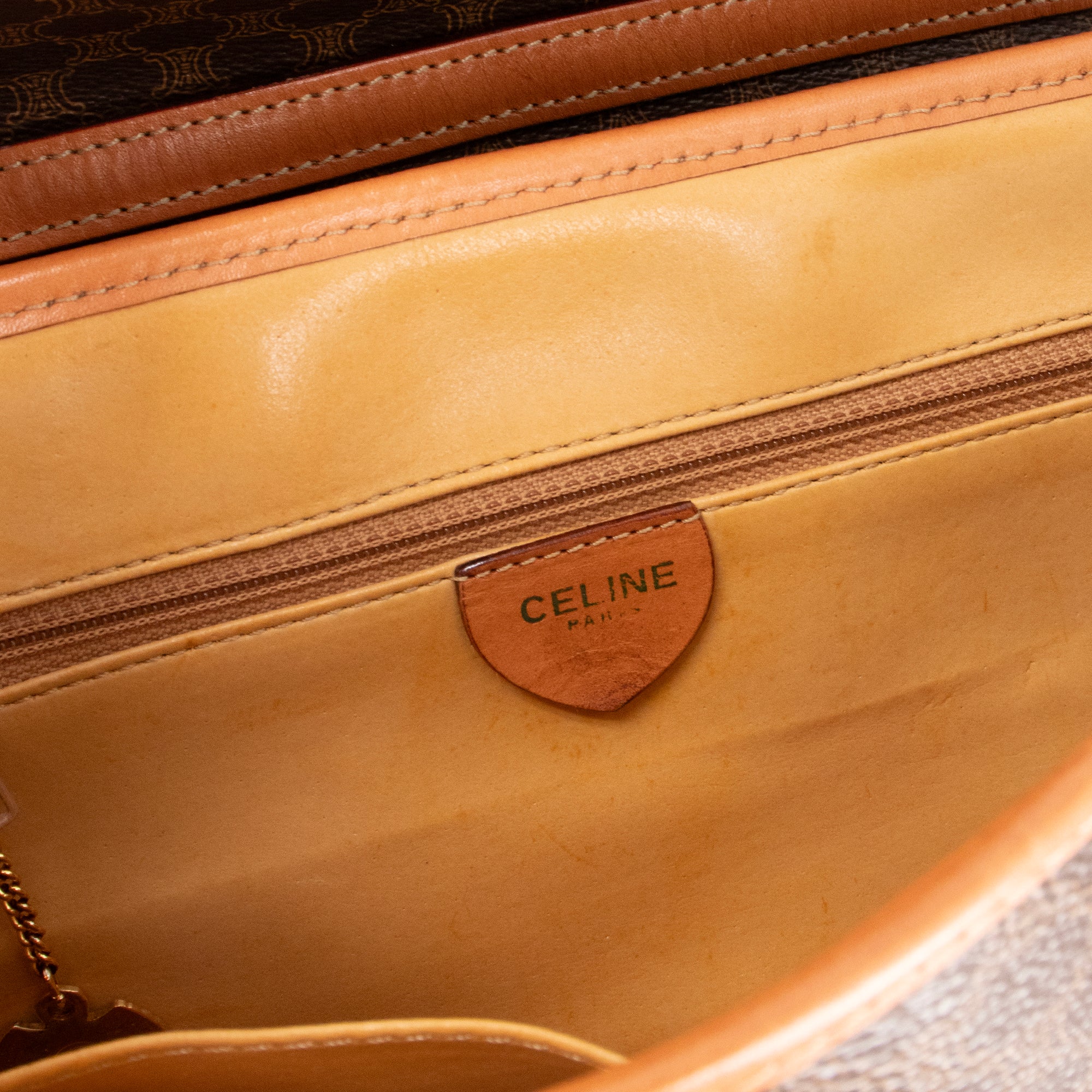 CELINE - Sac à bandoulière Celine en toile enduite monogrammée vintage