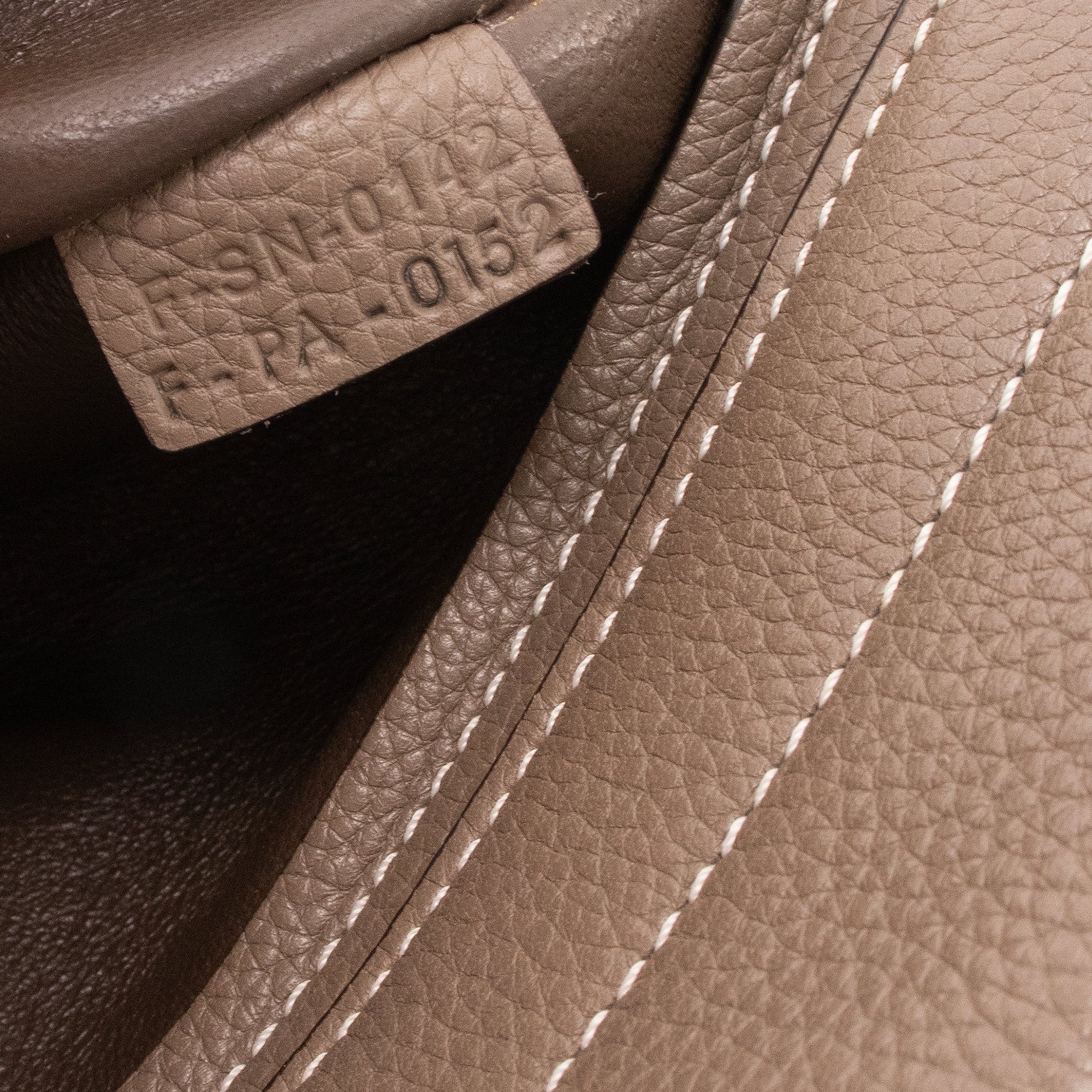 CELINE - Sac à main Trapeze Celine en cuir grainé gris