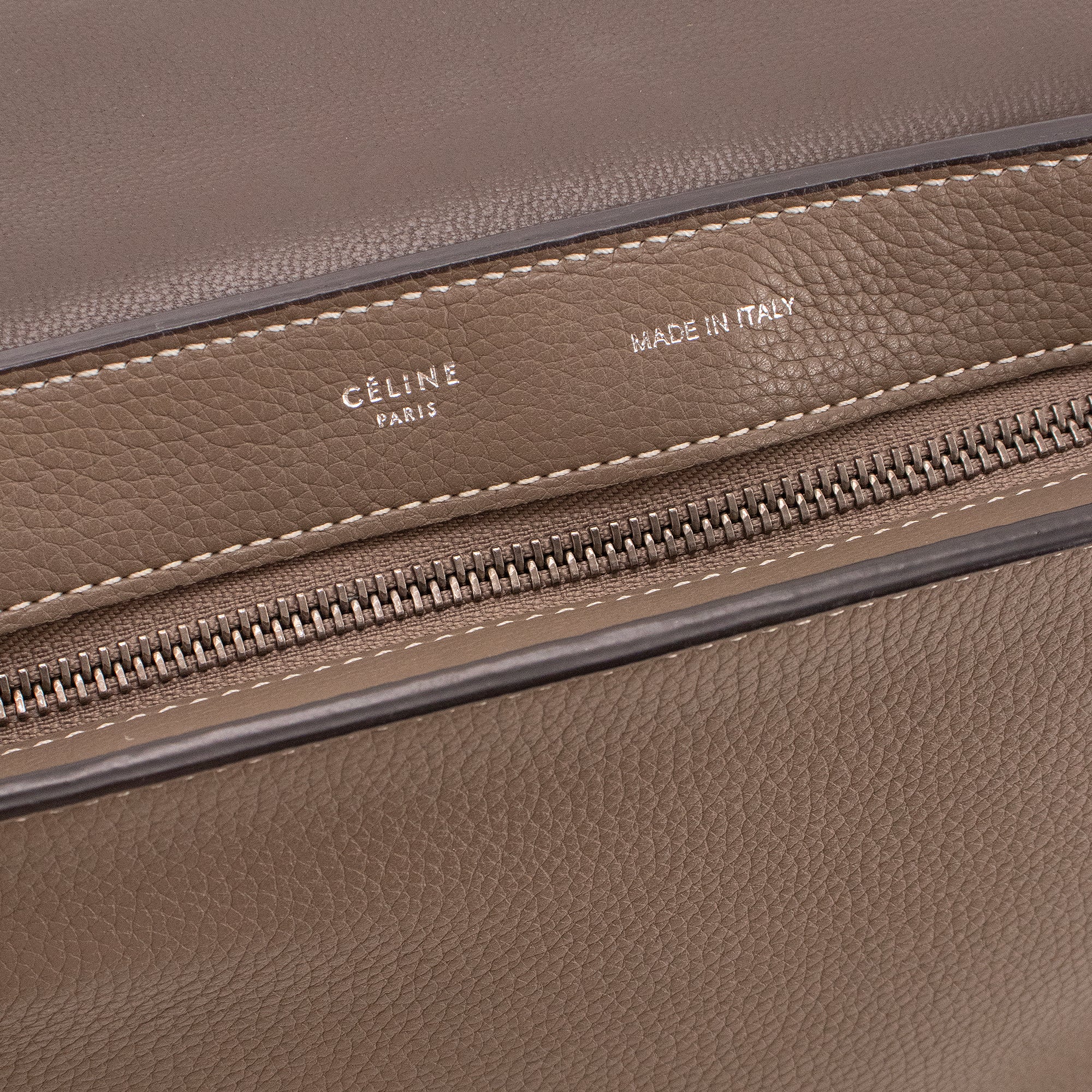 CELINE - Sac à main Trapeze Celine en cuir grainé gris