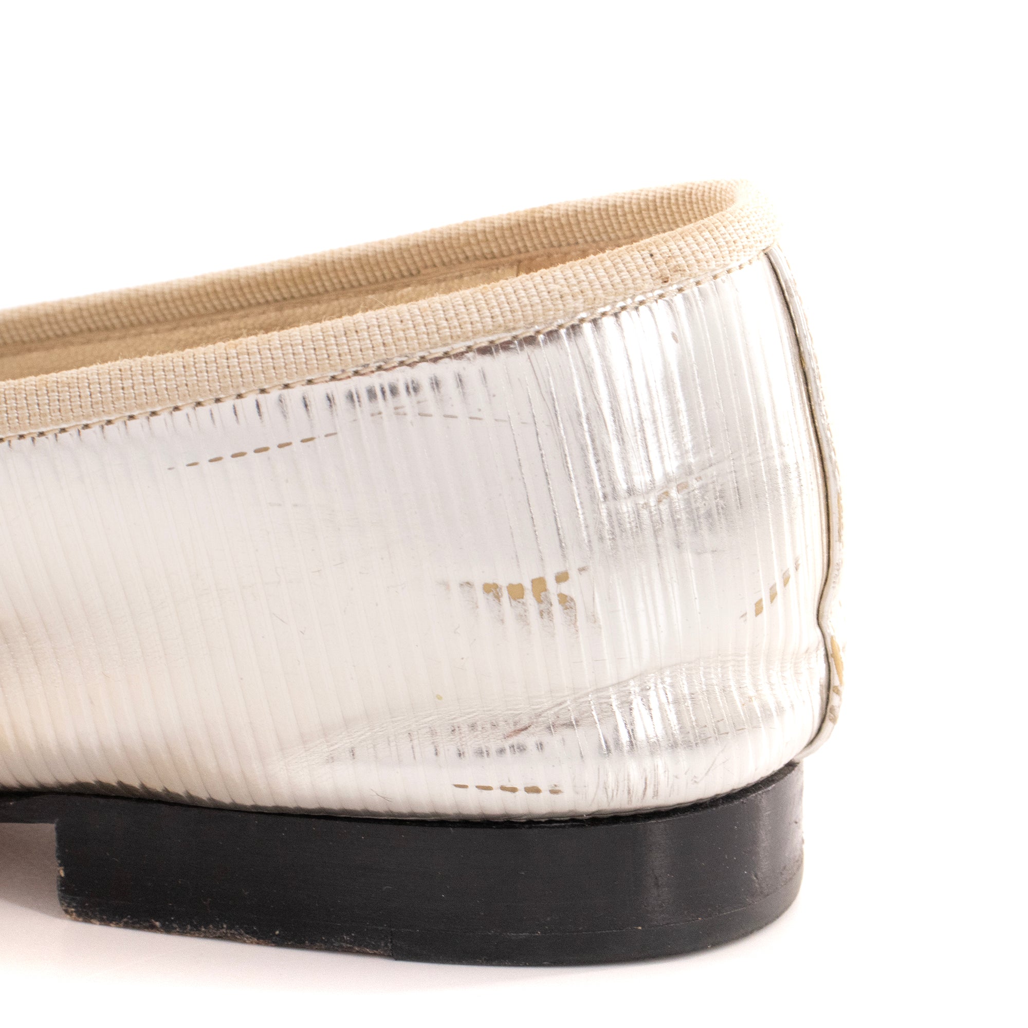 CHANEL - Ballerines CC Chanel en cuir mordoré (T38)