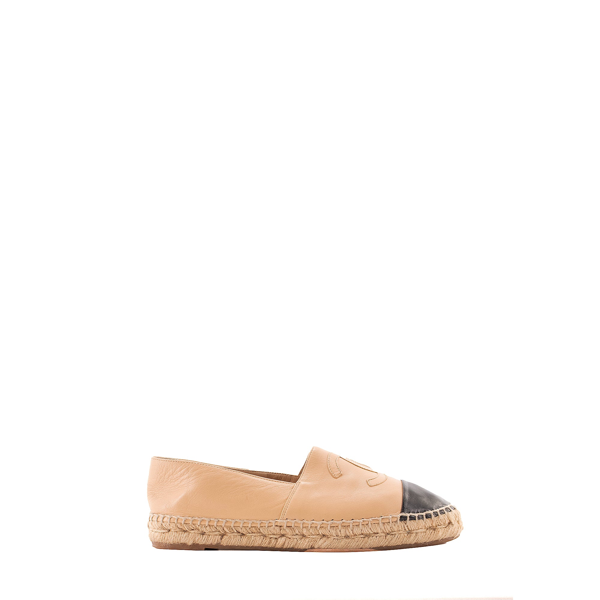 CHANEL - Espadrilles CC Chanel en cuir beige et noir (T38)