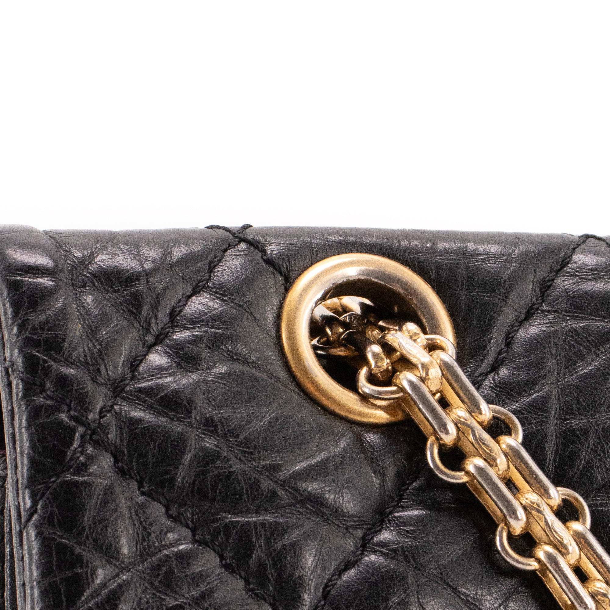 CHANEL - Sac à bandoulière 2.55 large Chanel en cuir matelassé noir