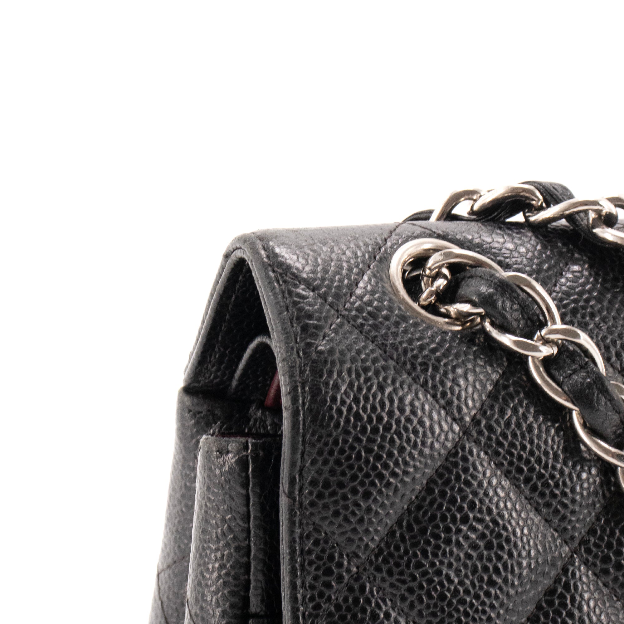 CHANEL - Sac à bandoulière Classique/Timeless Jumbo Chanel en cuir grainé noir