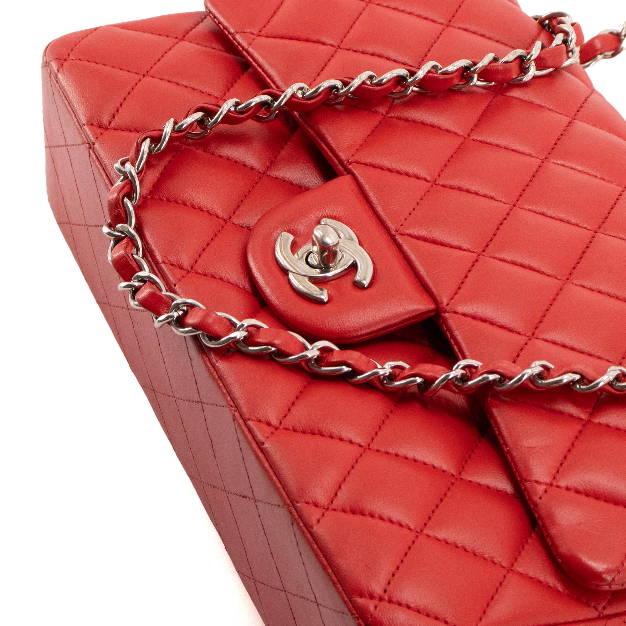 CHANEL - Sac à main Classique/Timeless 11.12 Chanel en cuir lisse rouge