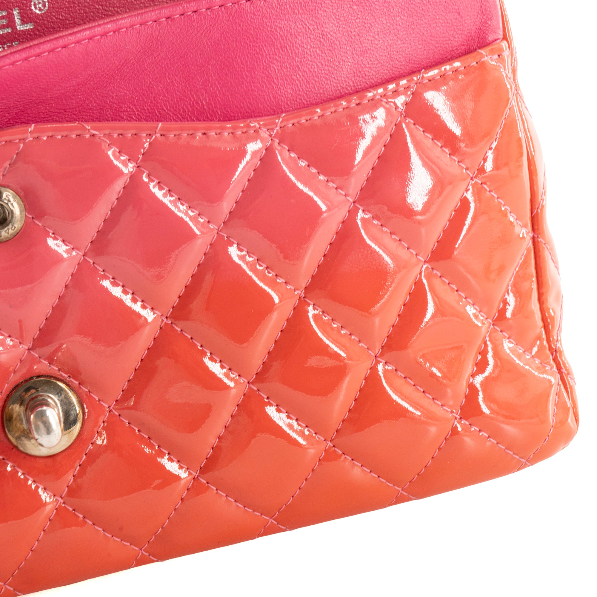 CHANEL - Sac à main Classique/Timeless 11.12 Chanel en cuir verni orange