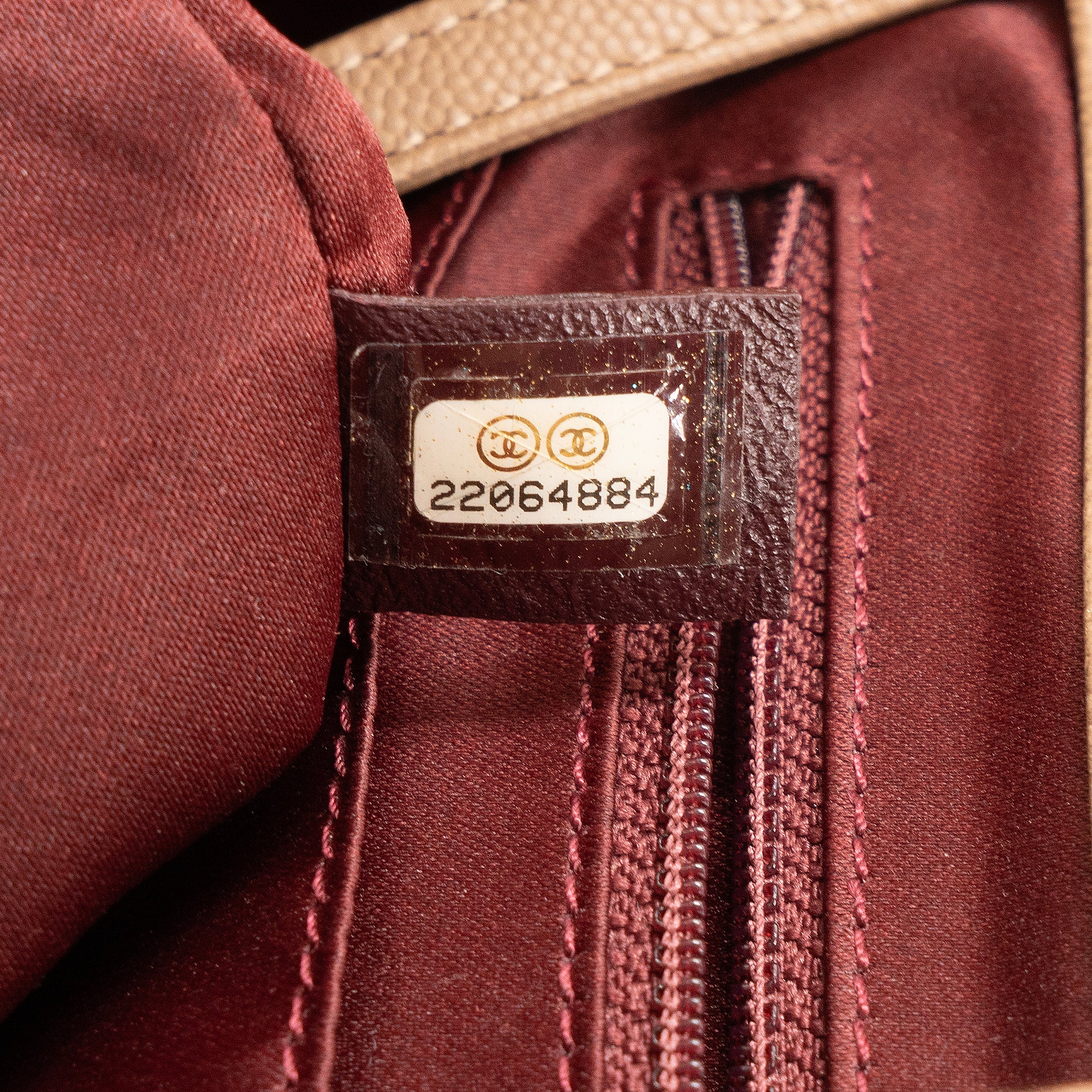 CHANEL - Sac cabas Exécutive Chanel en cuir grainé beige