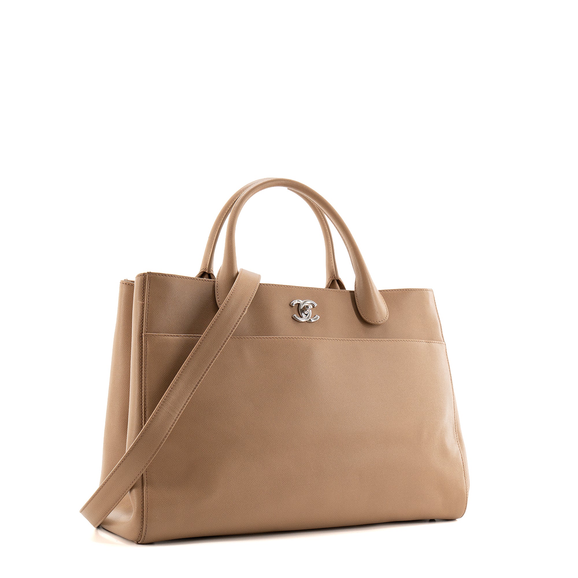 CHANEL - Sac cabas Exécutive Chanel en cuir grainé beige