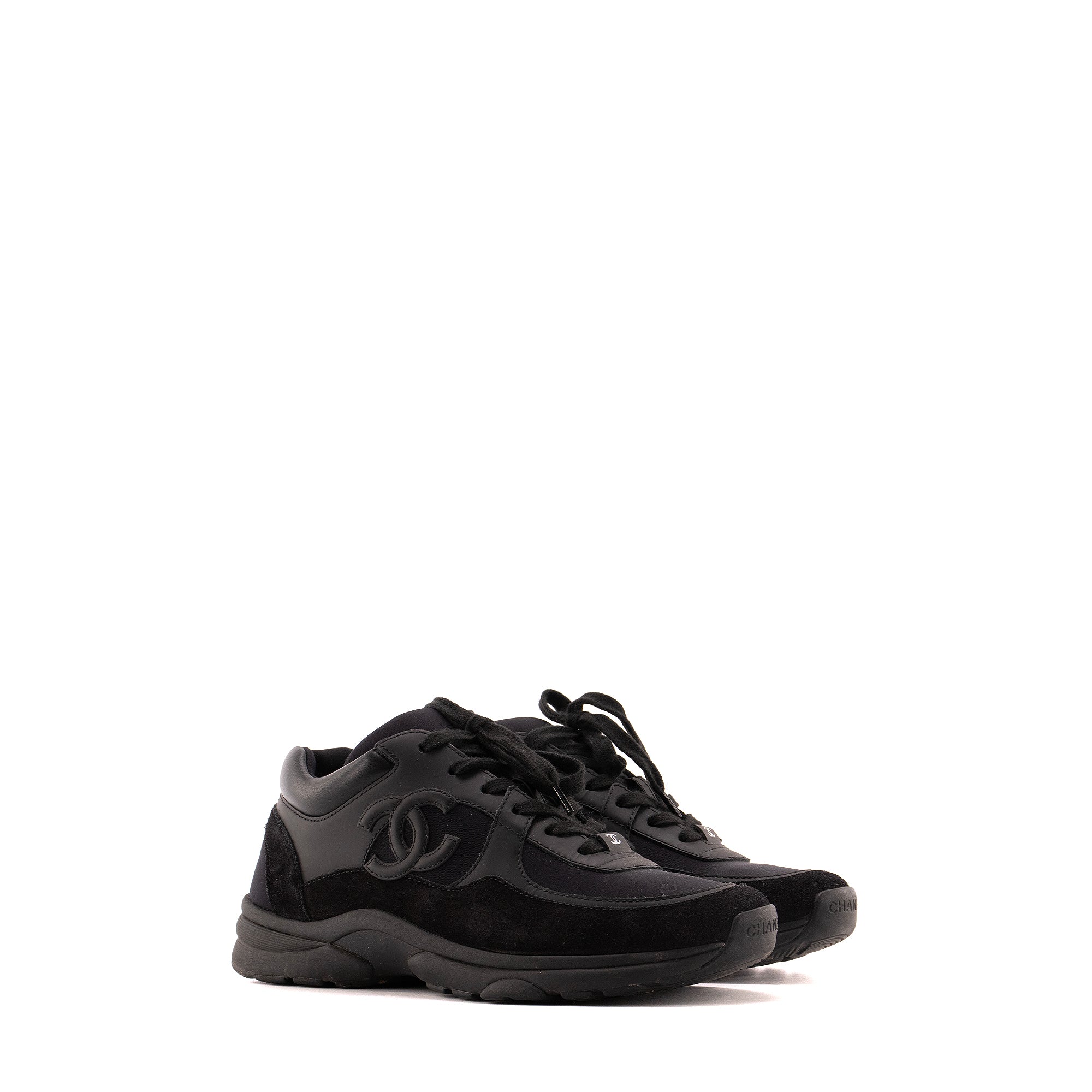 CHANEL - Sneakers CC Chanel en cuir et daim noir (T37,5)