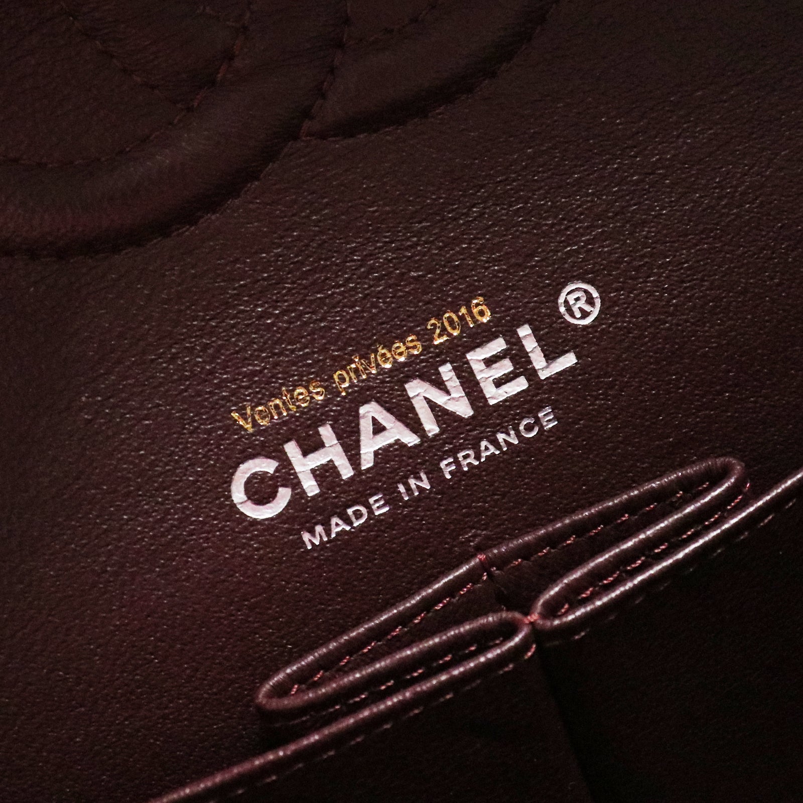 CHANEL - Sac à main Timeless 25 double flap en cuir matelassé noir