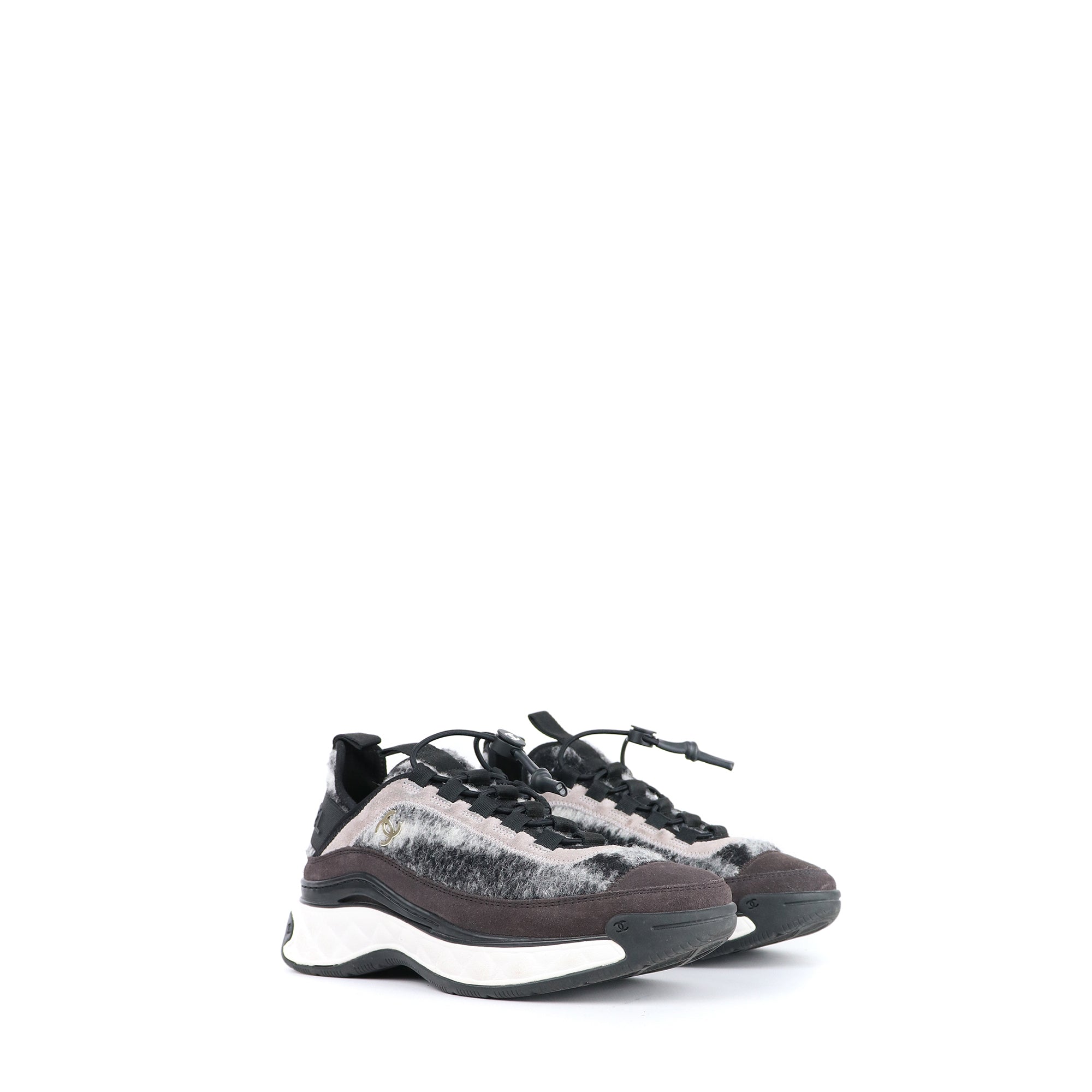 CHANEL - Tweed and suede sneakers (T37)