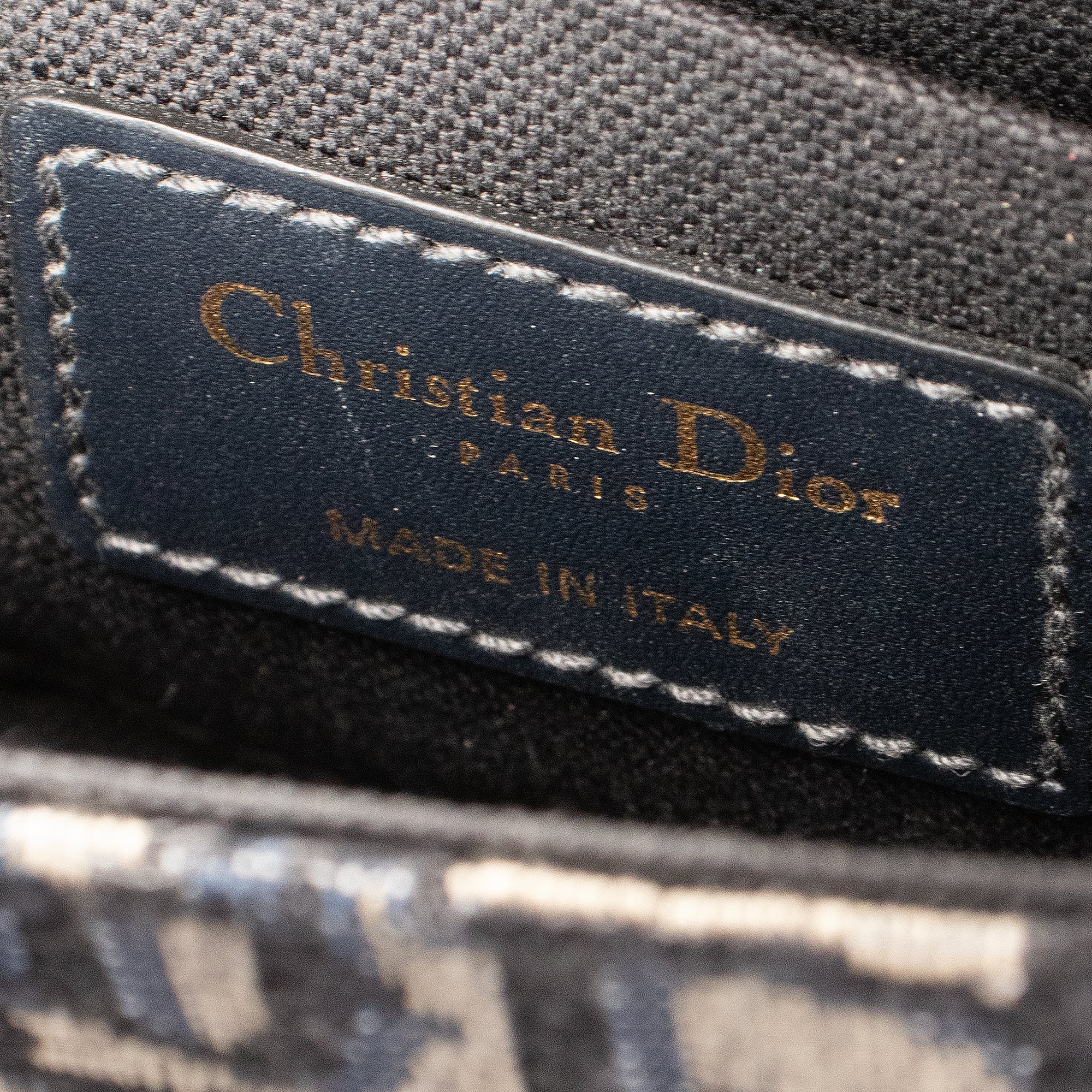 DIOR - Sac à bandoulière 30 Montaigne Box Dior en toile et cuir bleu marine