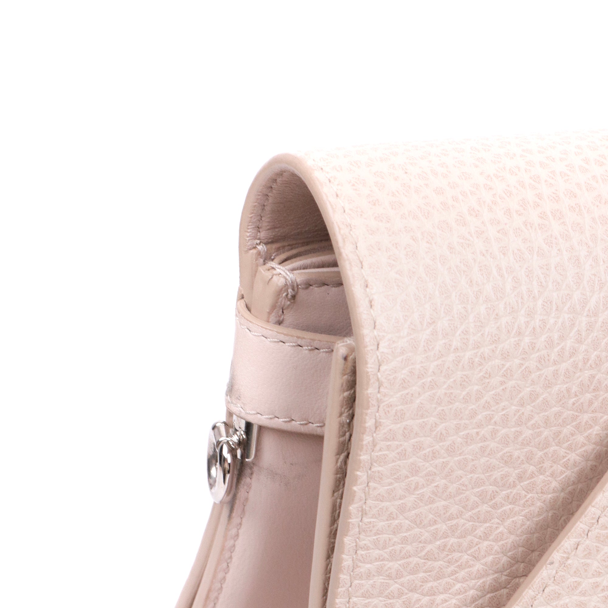 DIOR - Sac à main Diorever Dior en cuir grainé rose pâle
