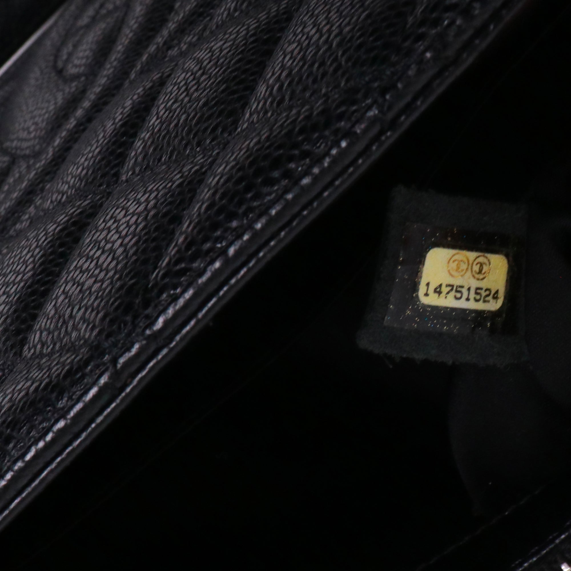 CHANEL - Sac cabas Shopping GST Chanel en cuir grainé noir