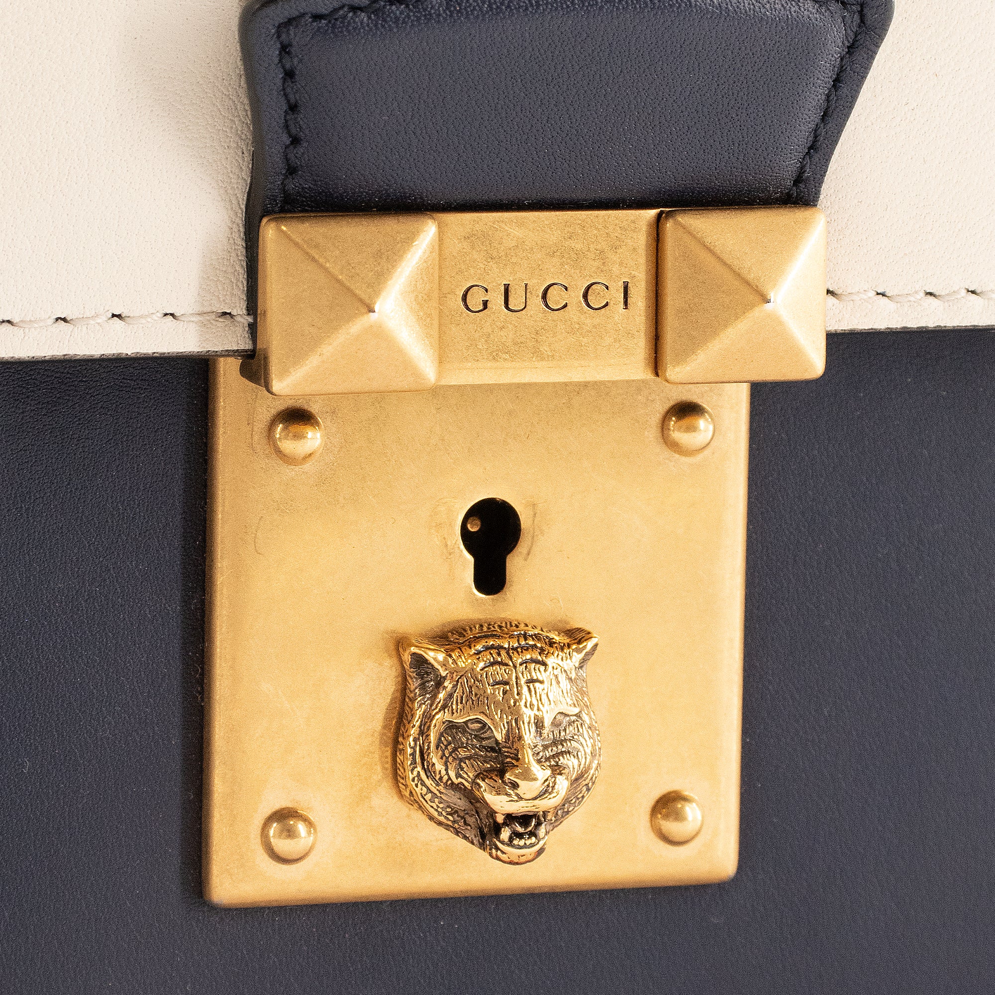 GUCCI - Sac à épaule Cat Lock Gucci en cuir orné de broderies