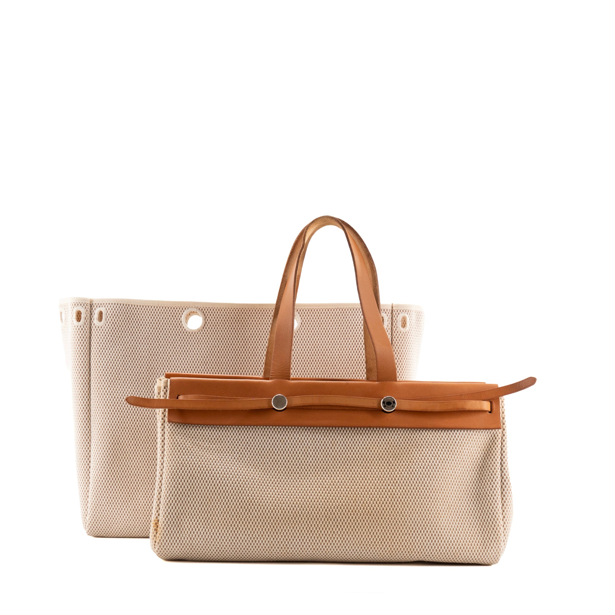 HERMÈS - Sac à main Herbag Cabas Hermès avec deux pochettes en toile beige vintage